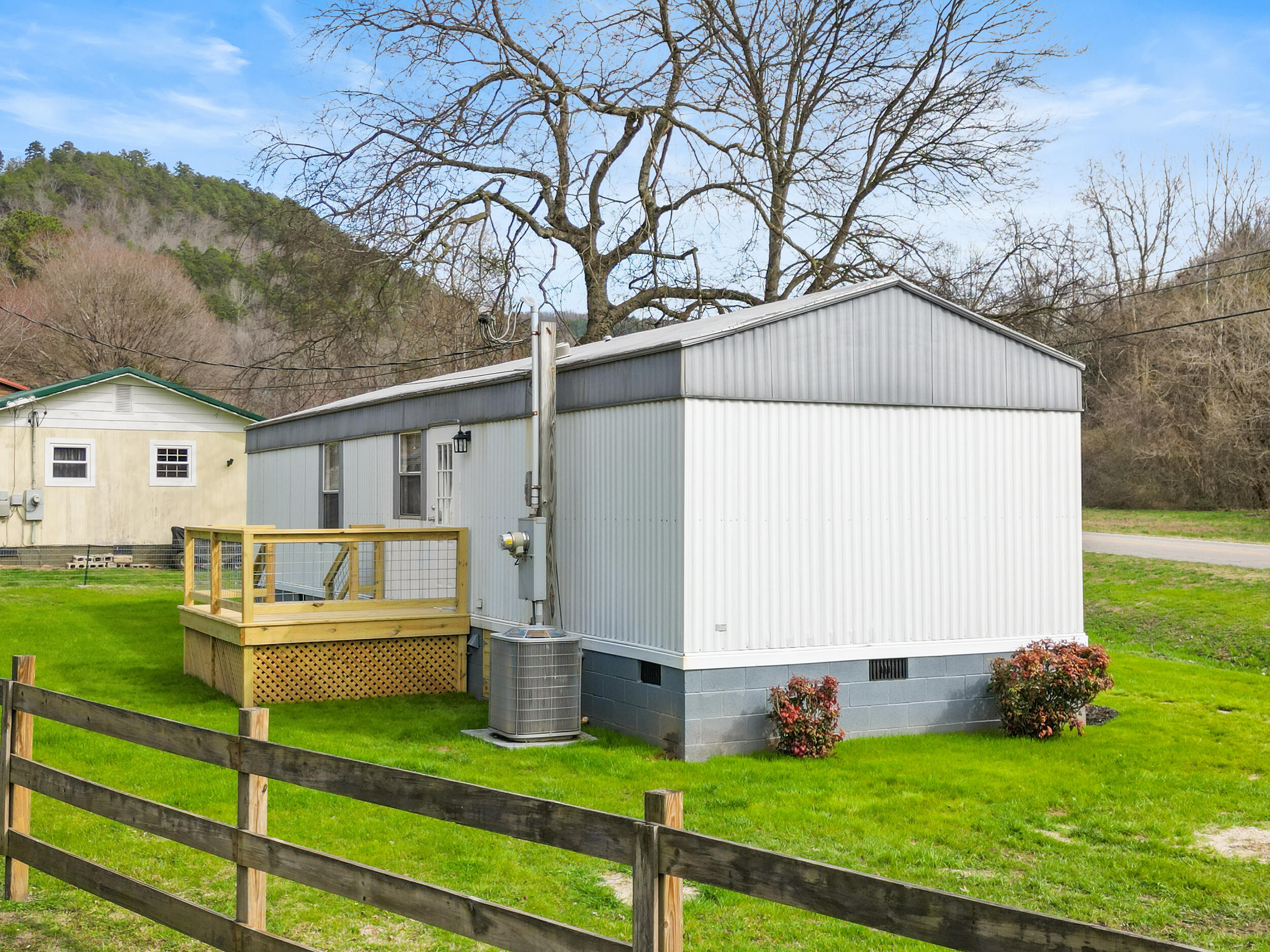 4273 Highway 134