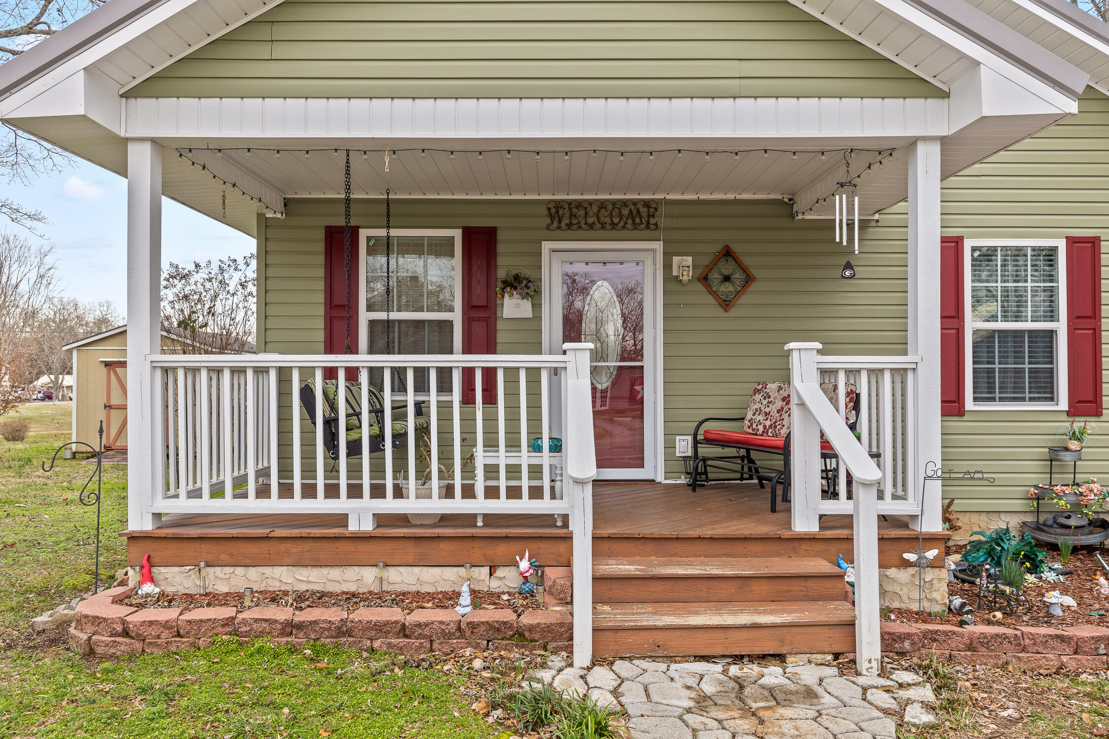 906 Stewart Avenue