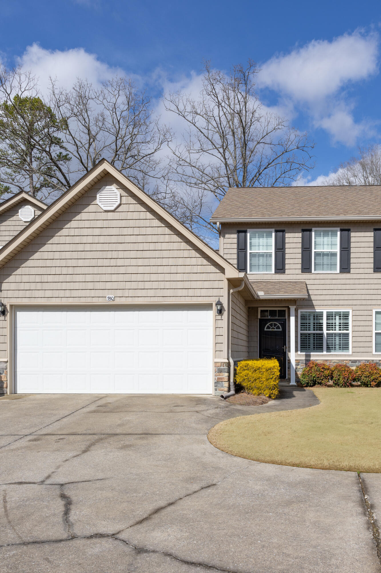 550 Hamilton Way