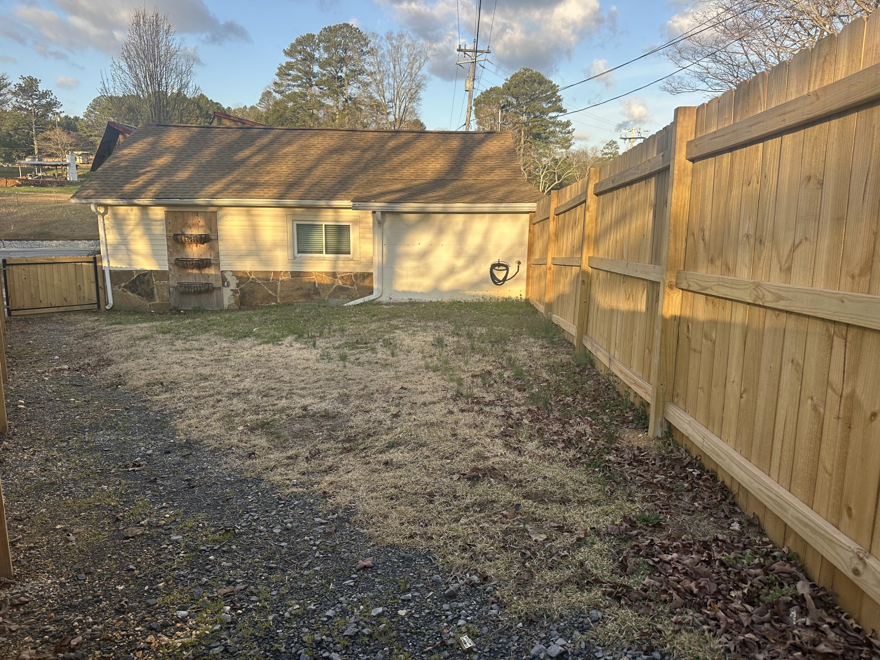 729 Old Highway 27