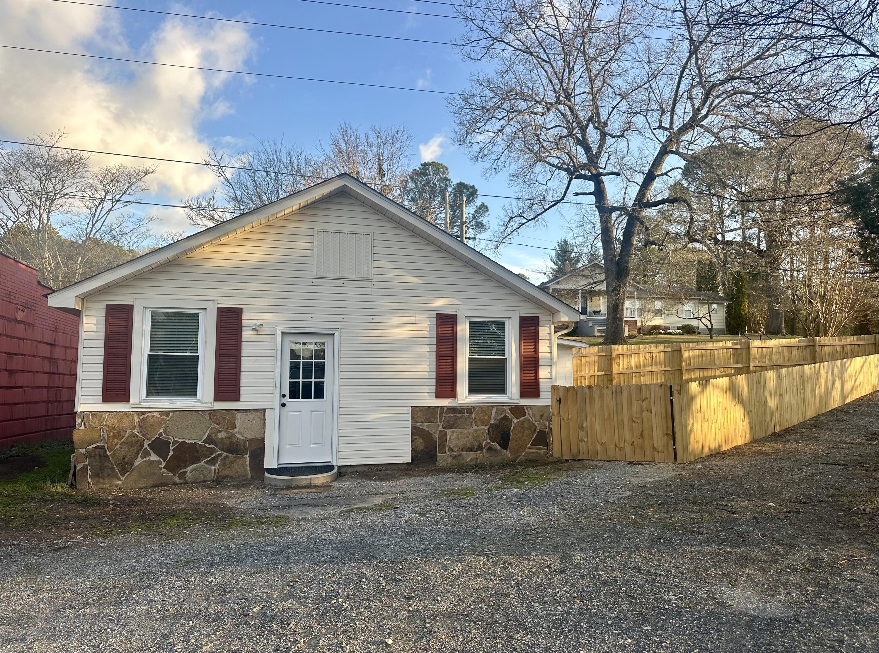 729 Old Highway 27
