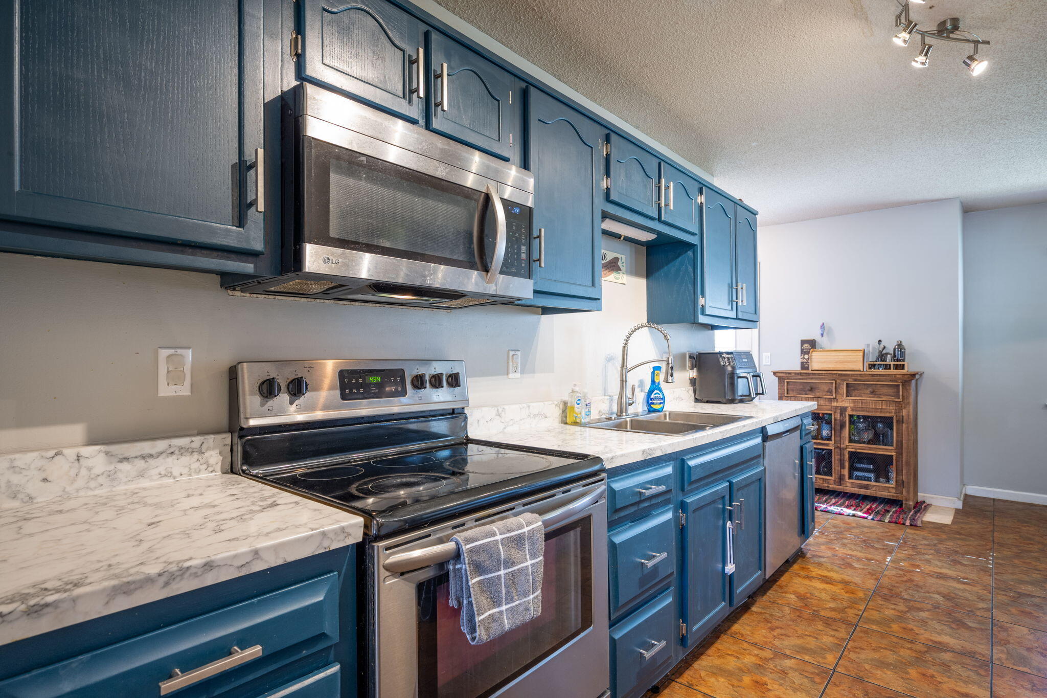 4528 Kings Lake Court