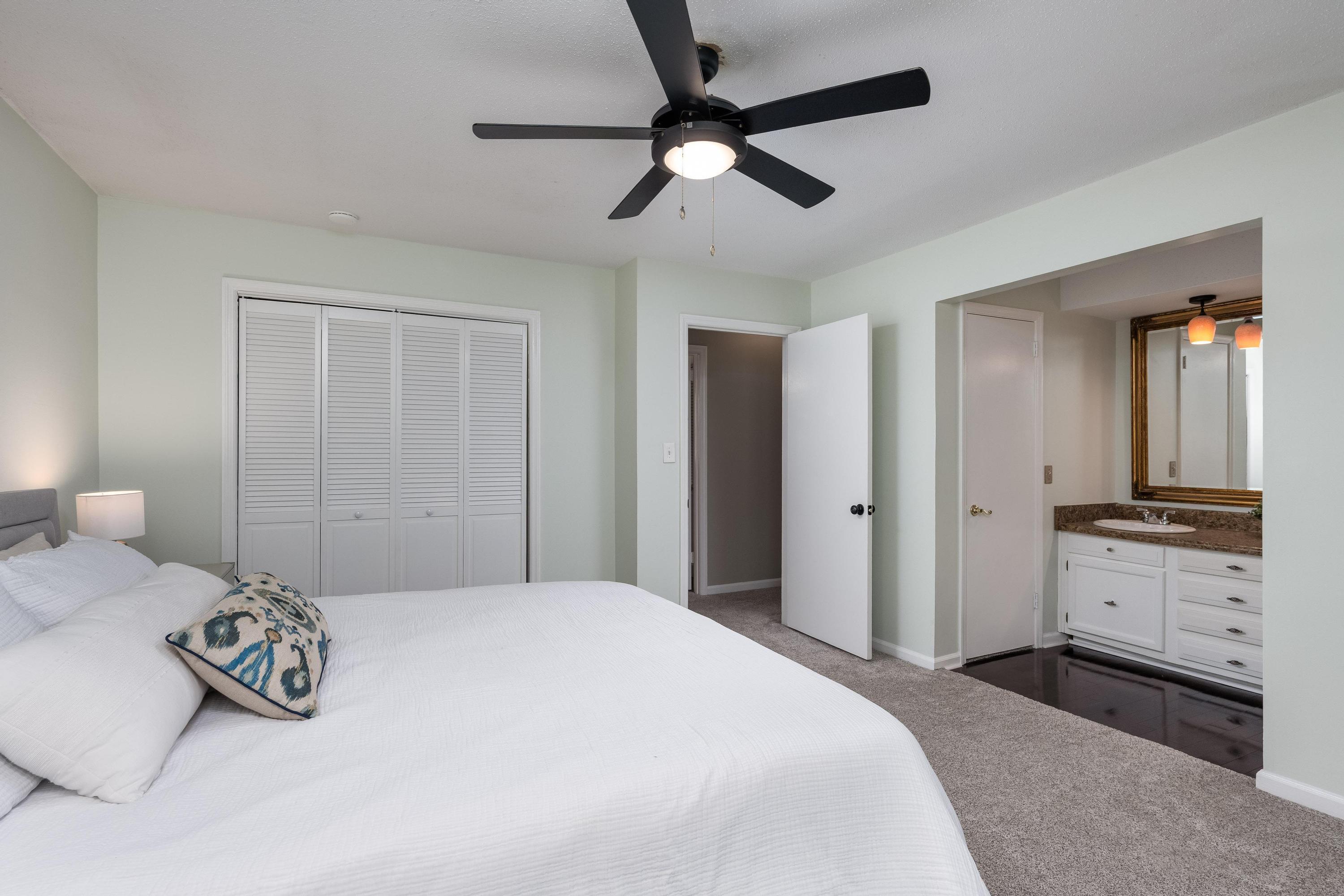 4821 Woodland Circle