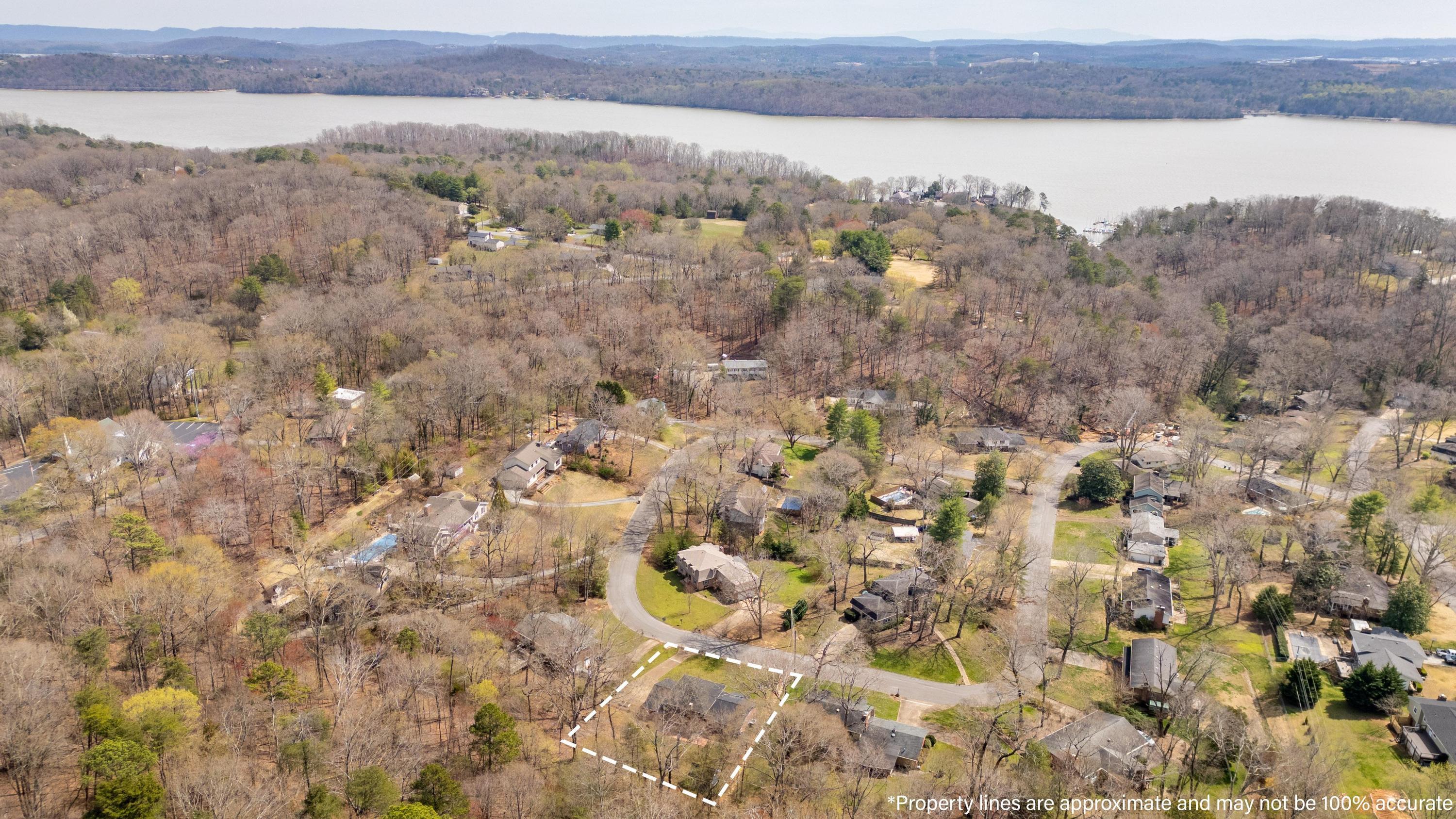 4821 Woodland Circle