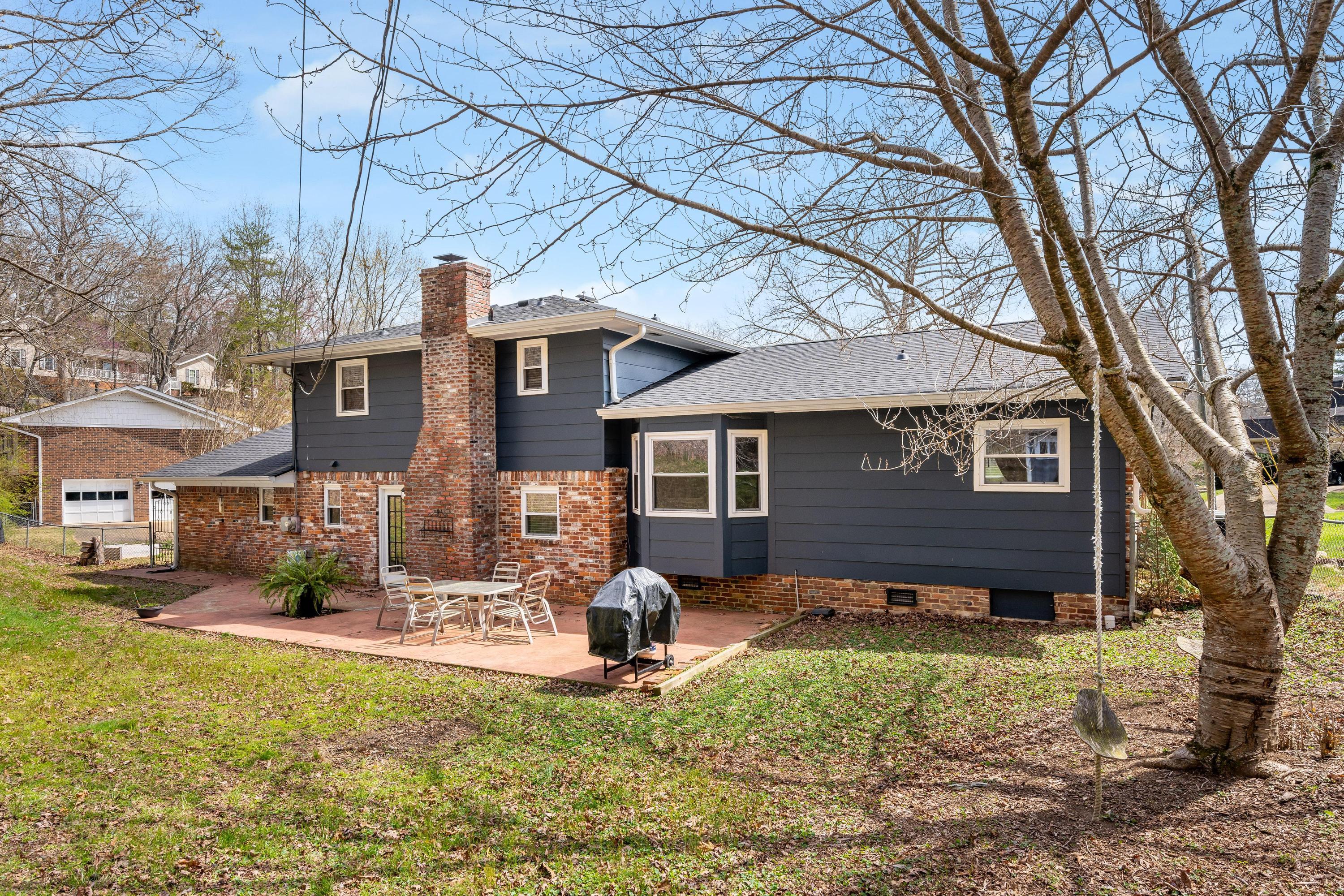 4821 Woodland Circle