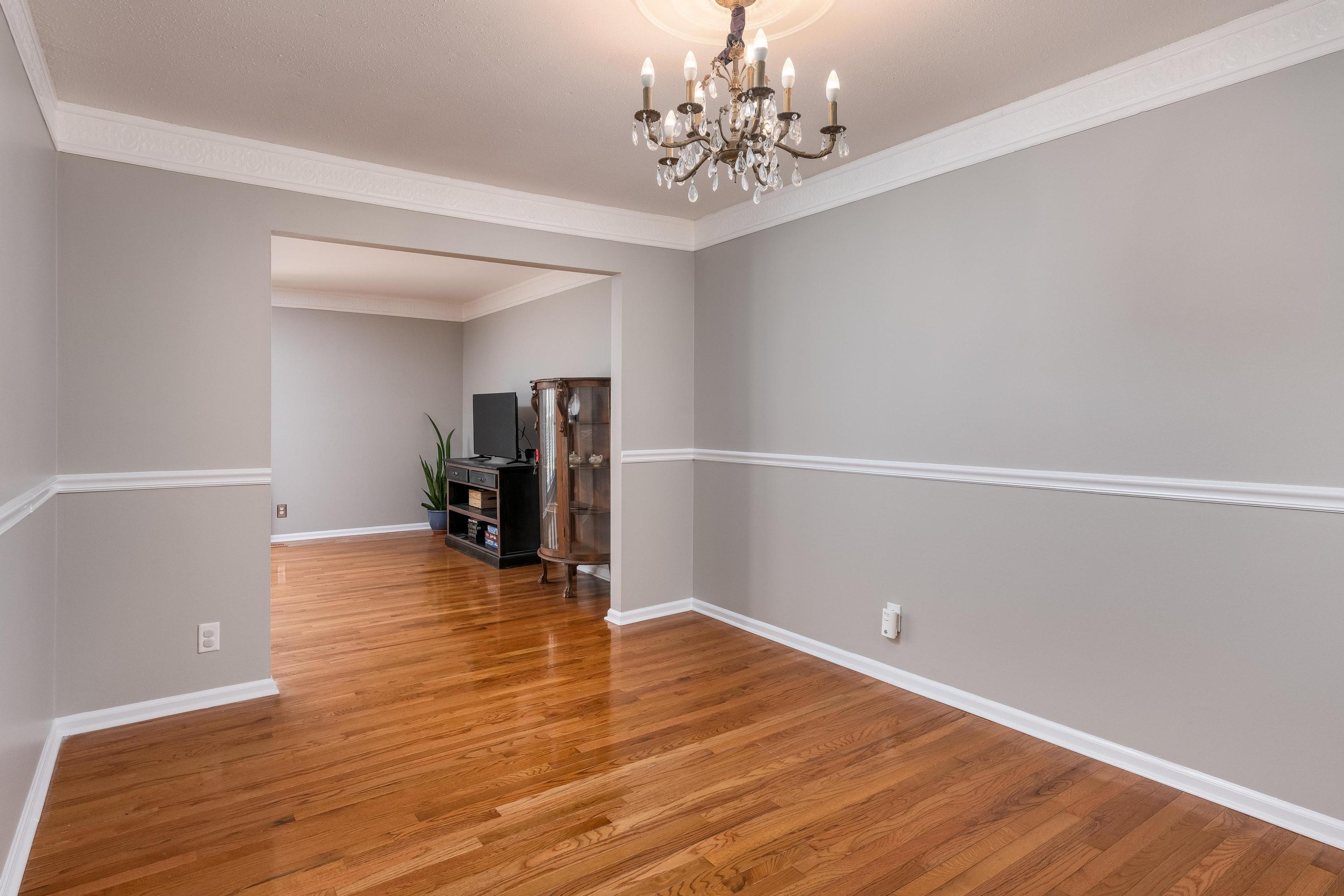 4821 Woodland Circle