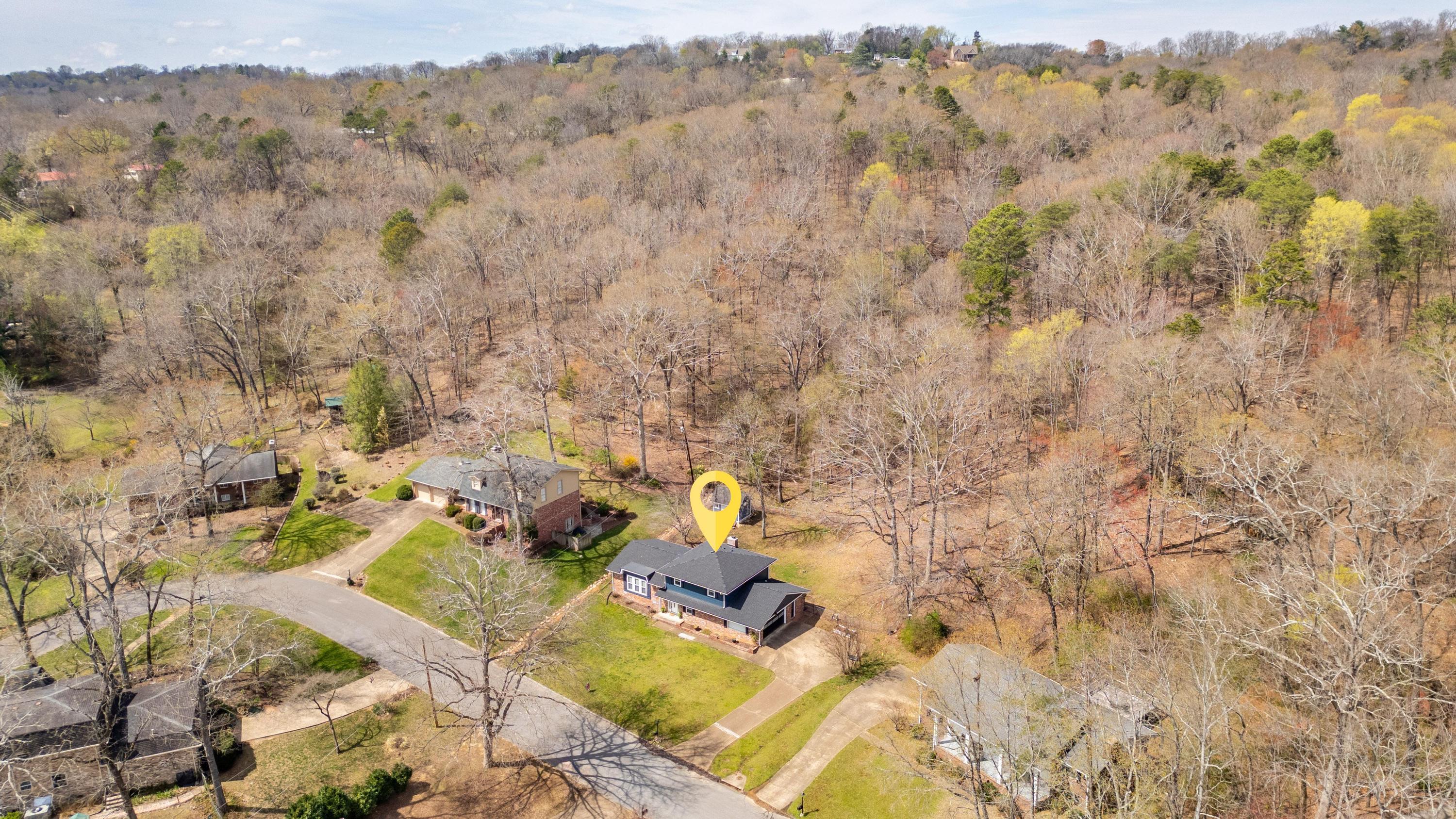 4821 Woodland Circle