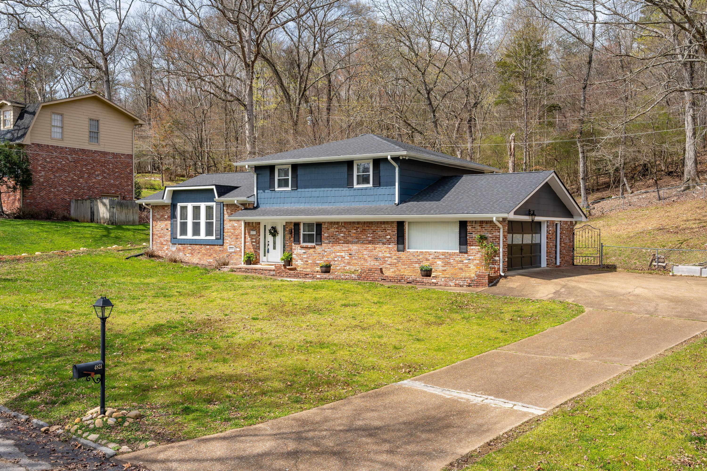 4821 Woodland Circle
