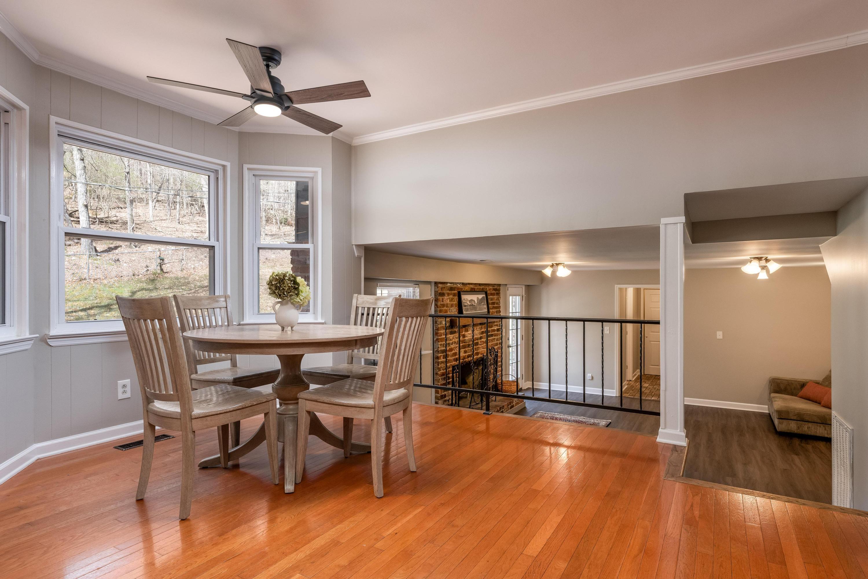 4821 Woodland Circle