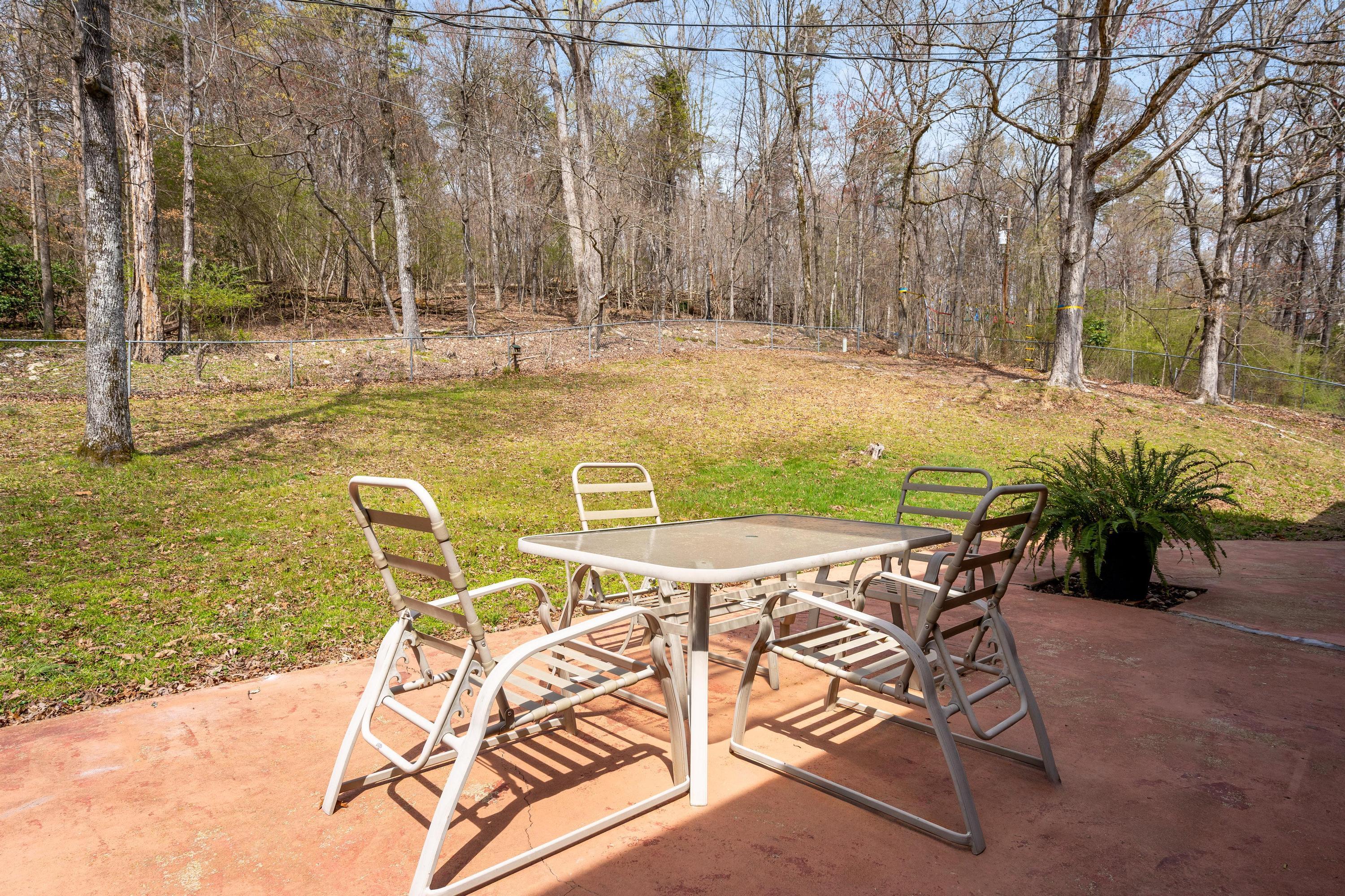 4821 Woodland Circle