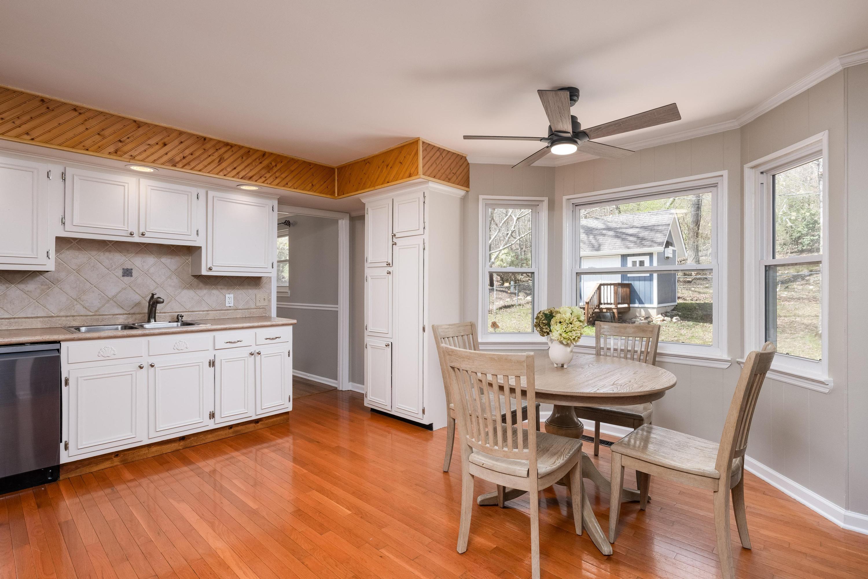 4821 Woodland Circle