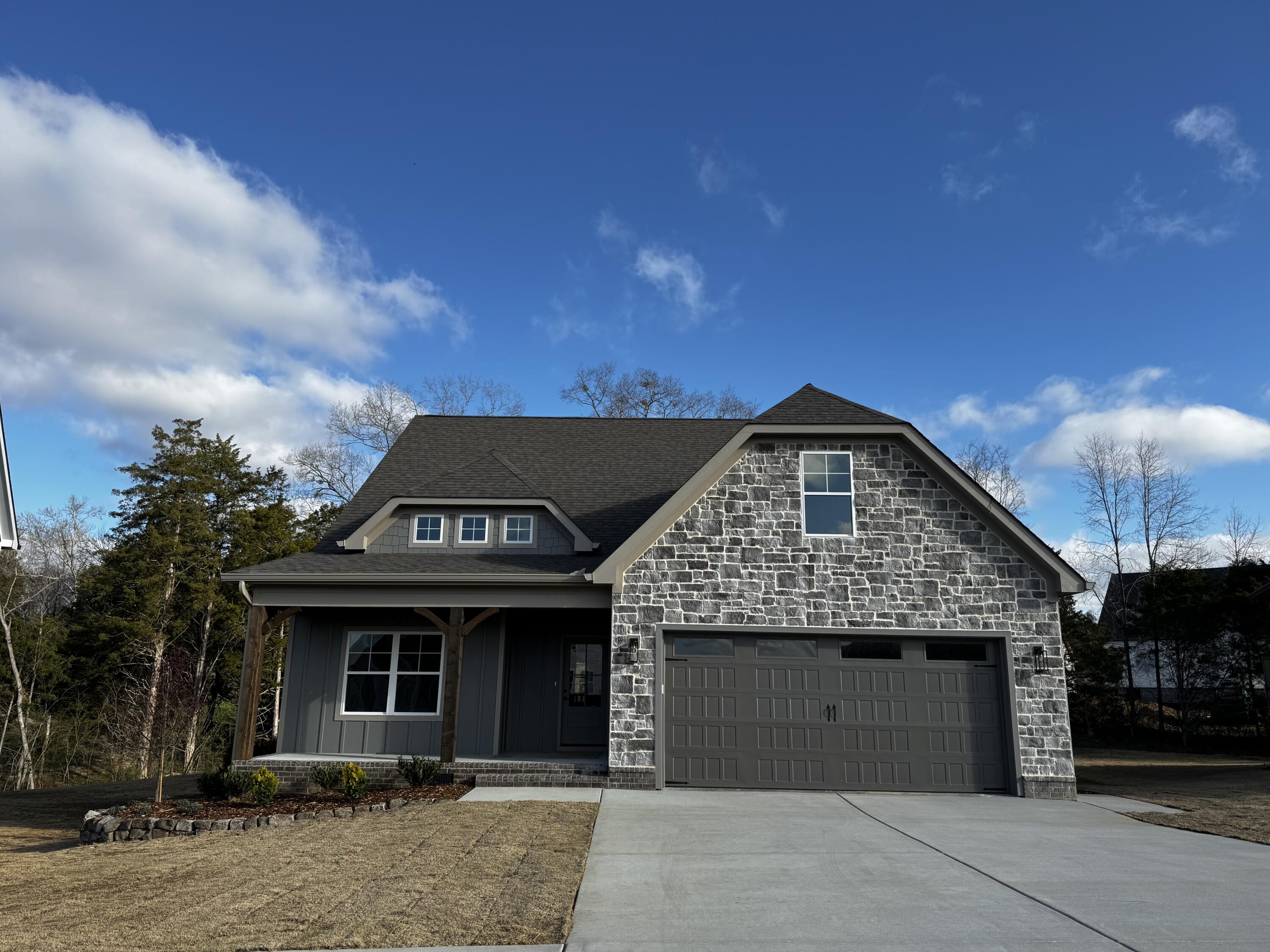 192 Arthur Lane NW, 12