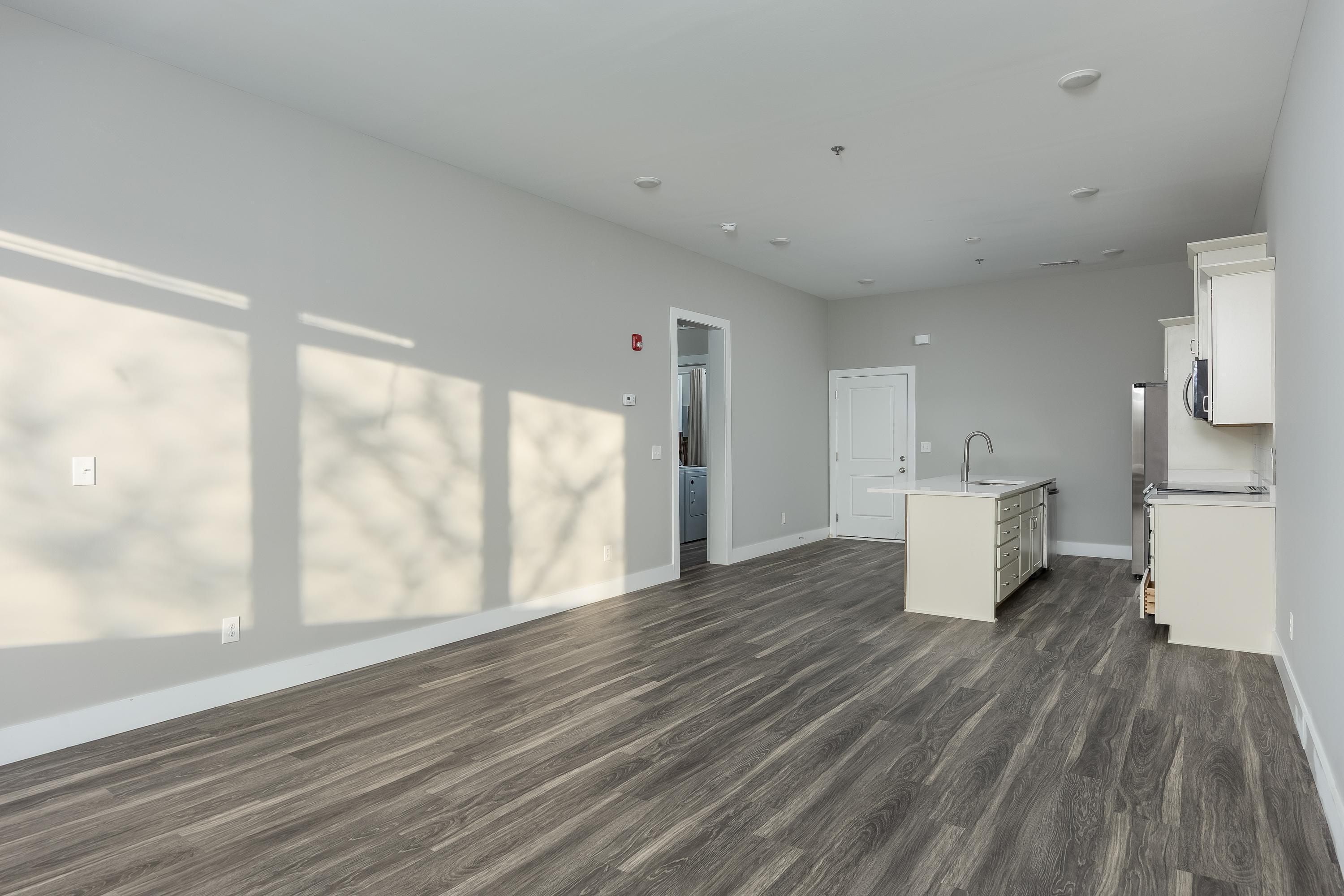 1445 Fagan Street, 305