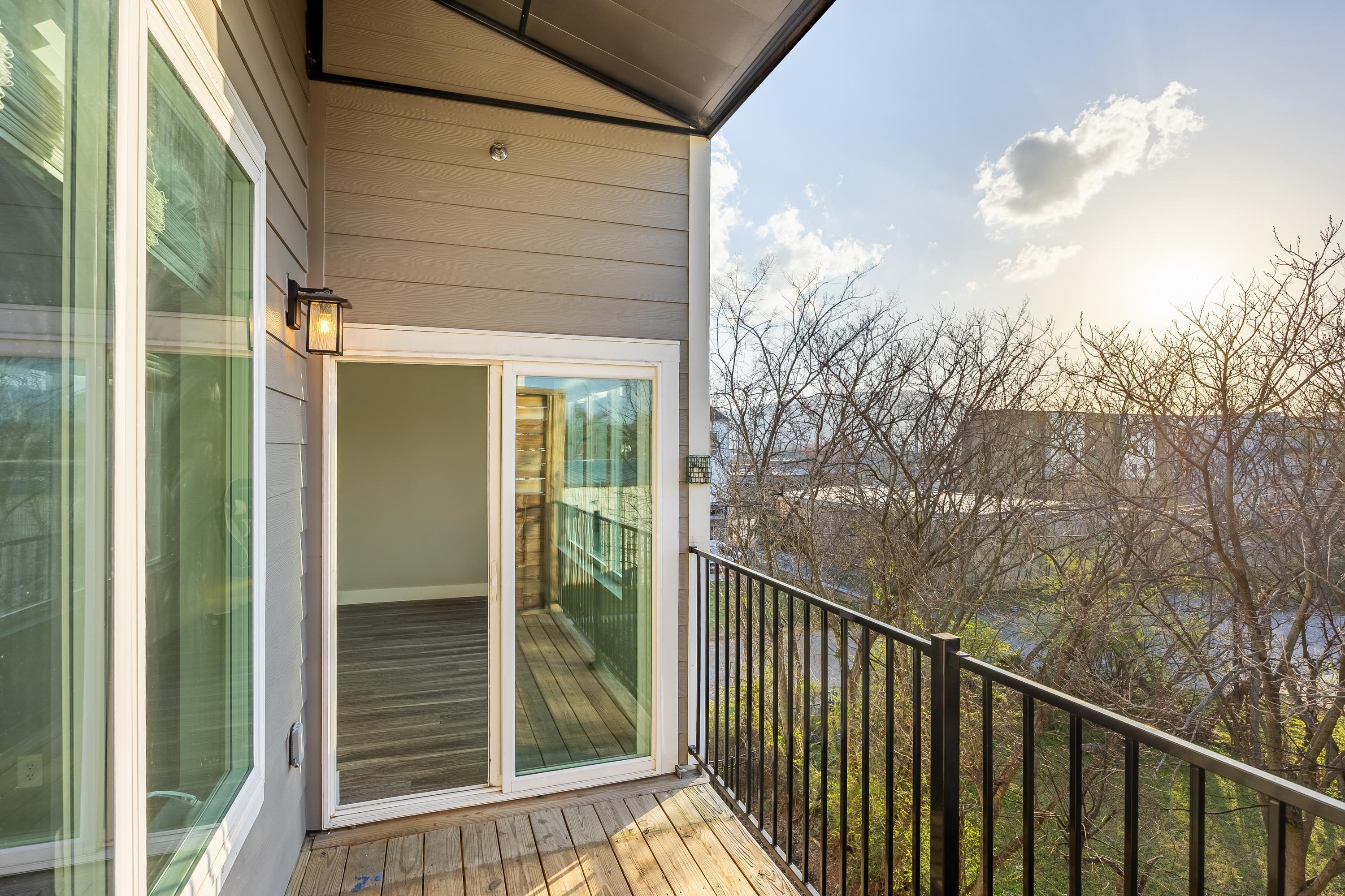 1445 Fagan Street, 305