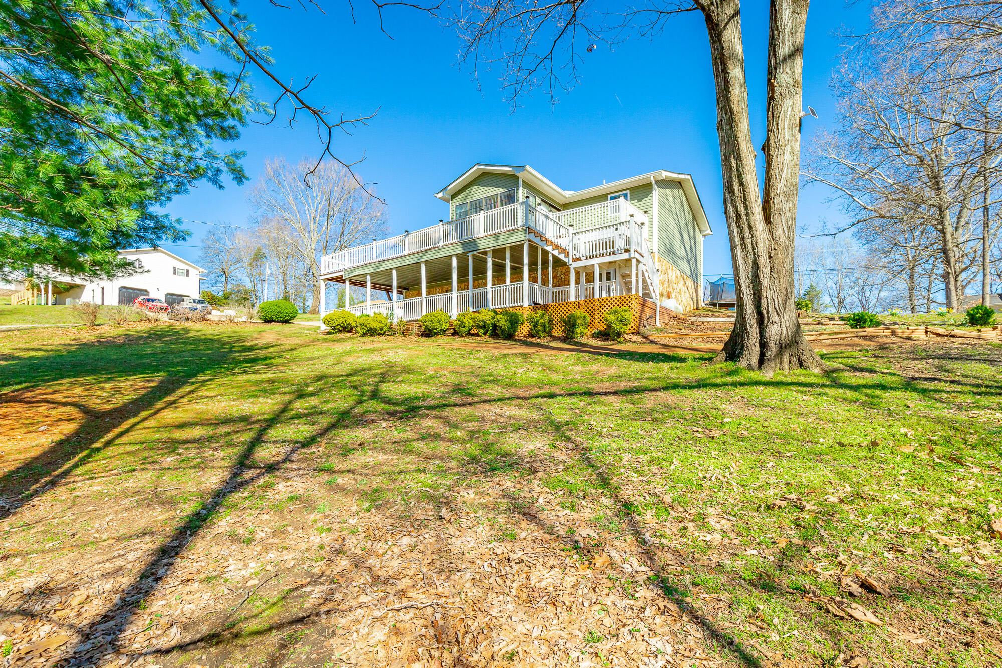 734 Crestridge Drive