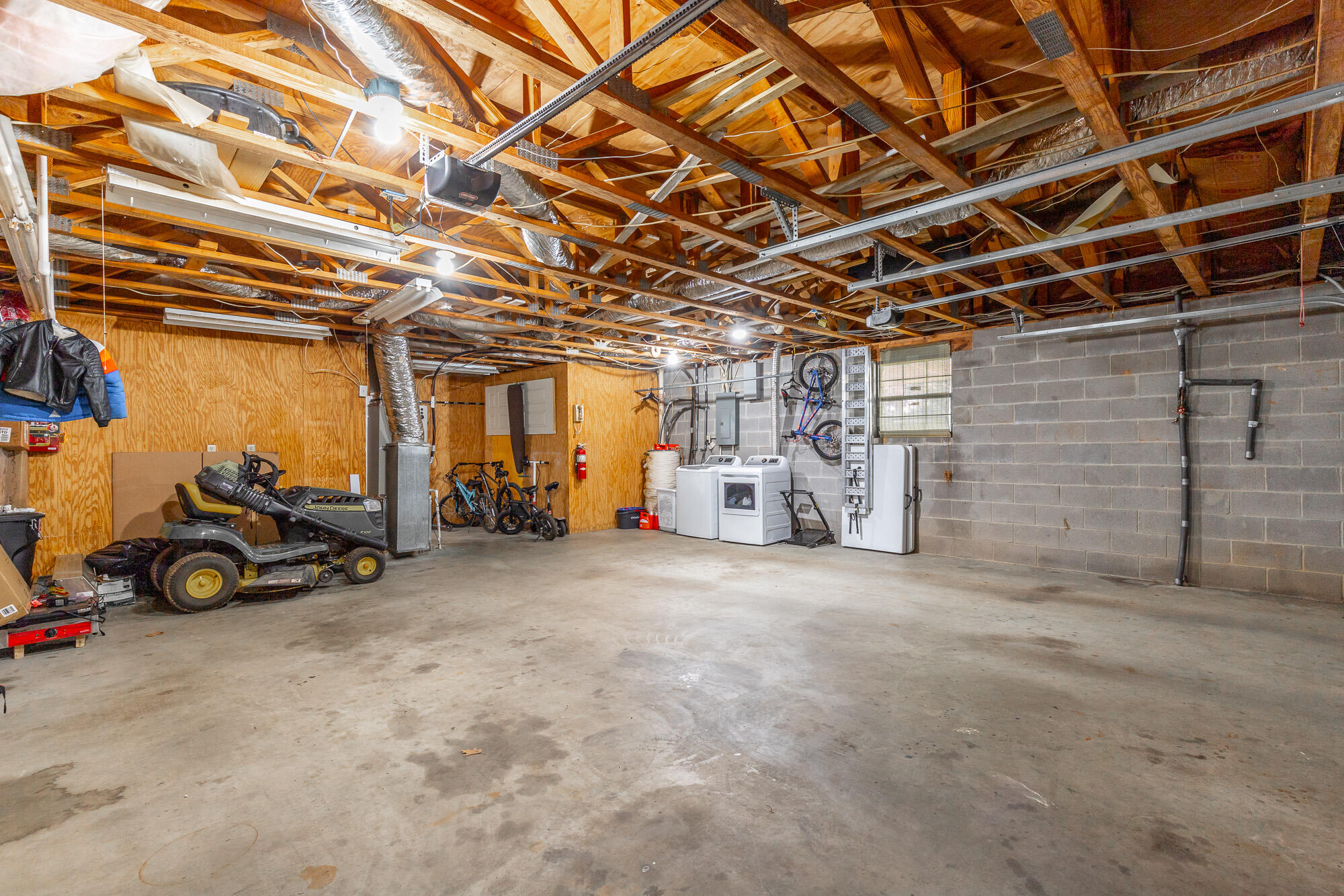 734 Crestridge Drive