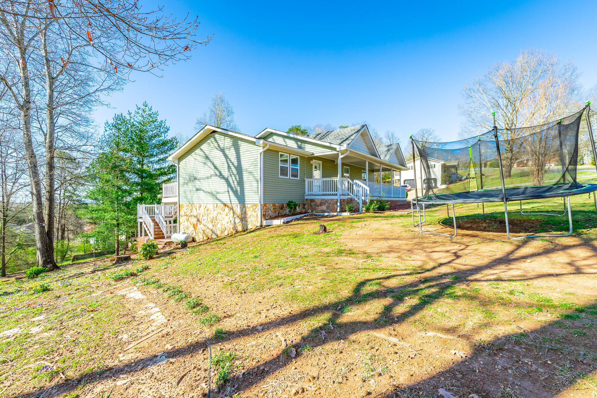 734 Crestridge Drive