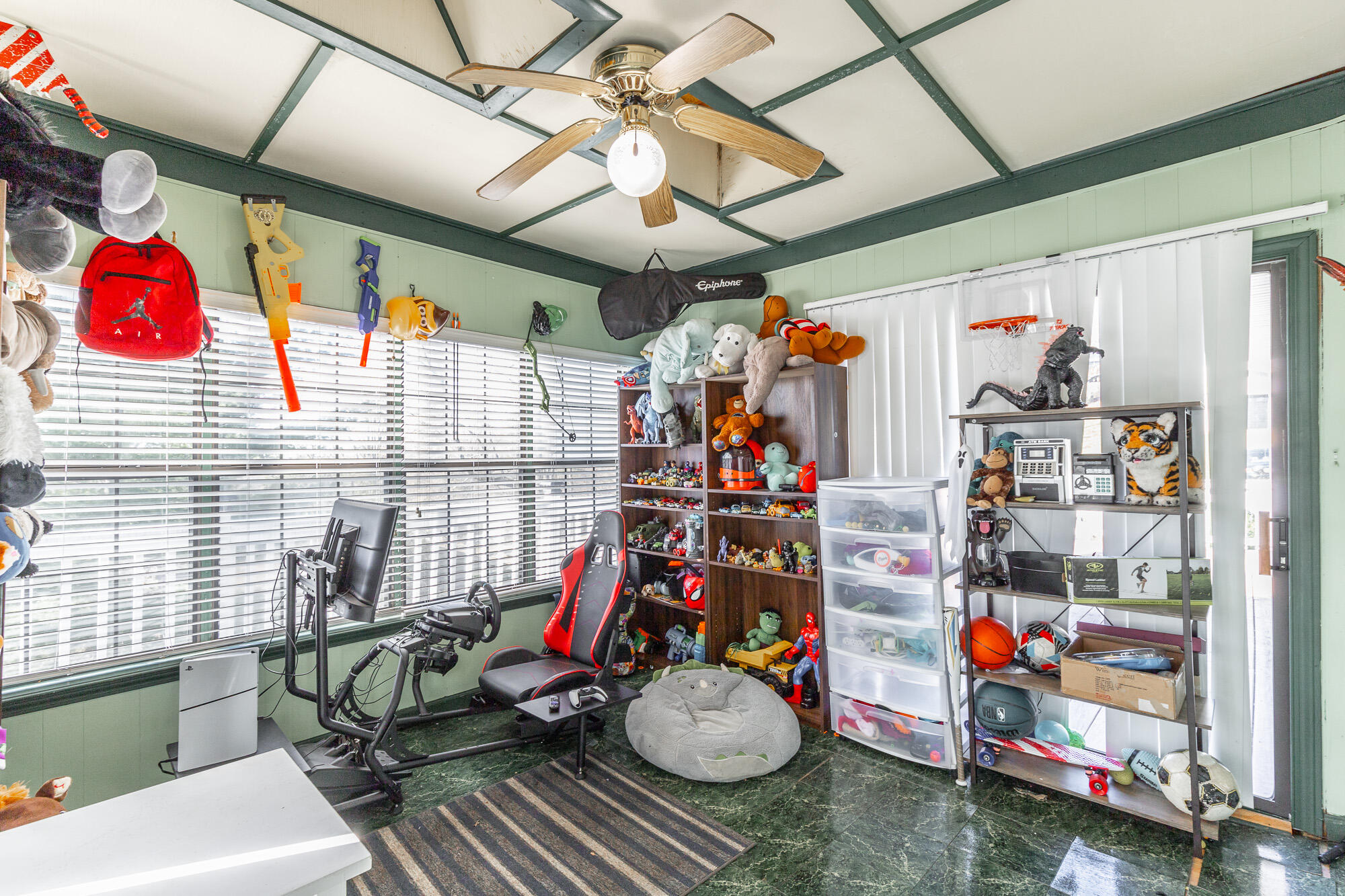 734 Crestridge Drive