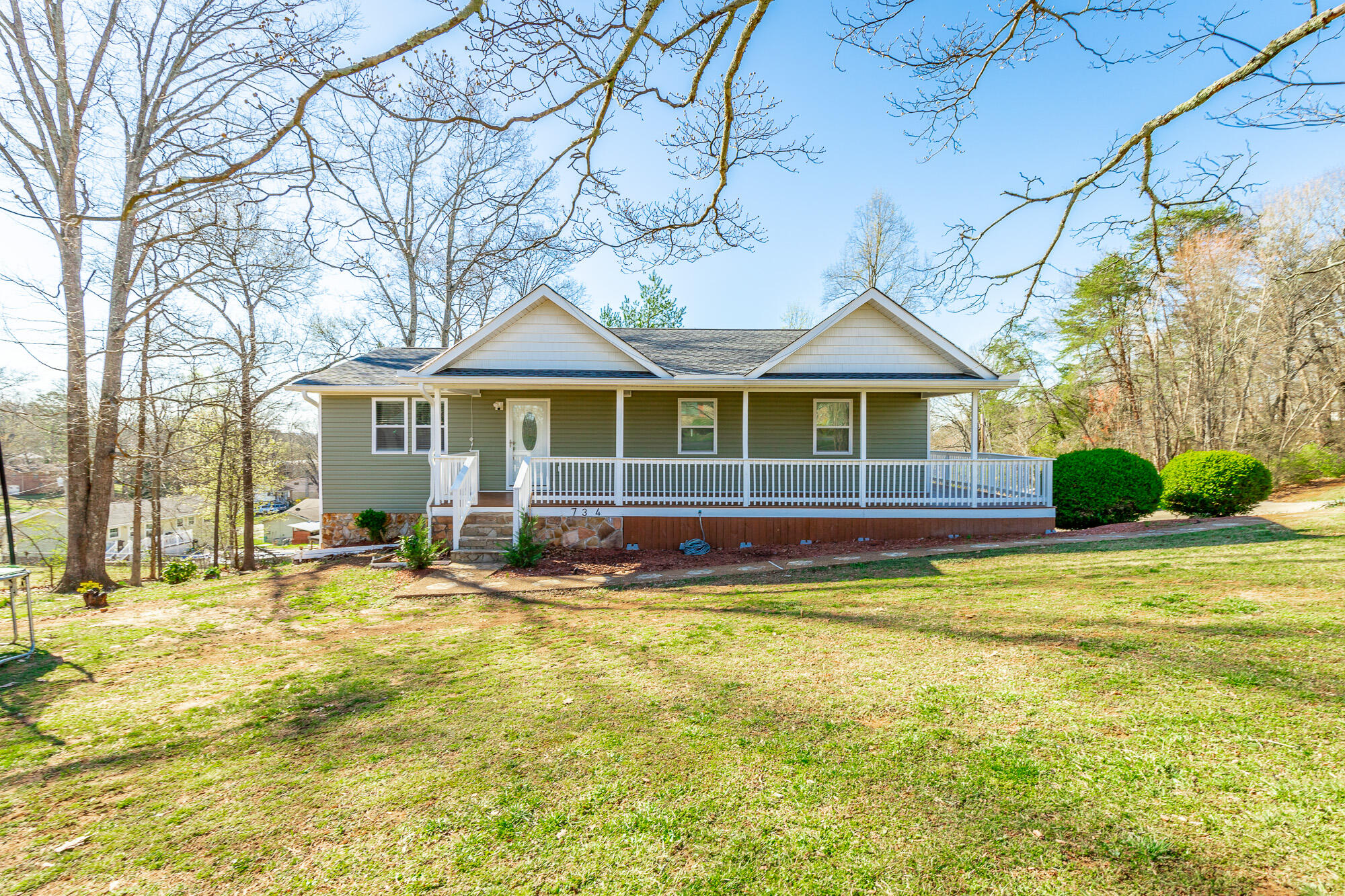 734 Crestridge Drive