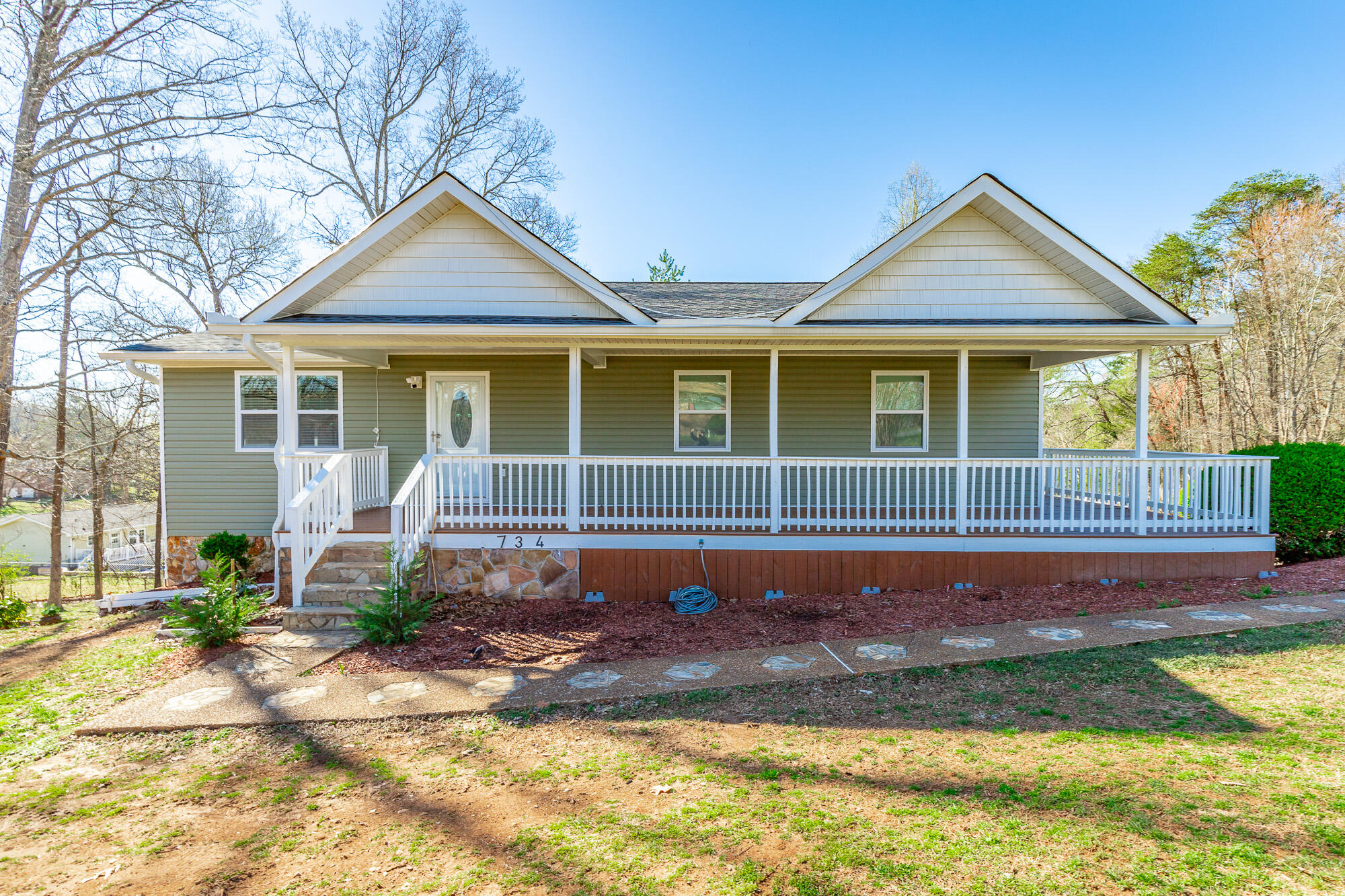 734 Crestridge Drive