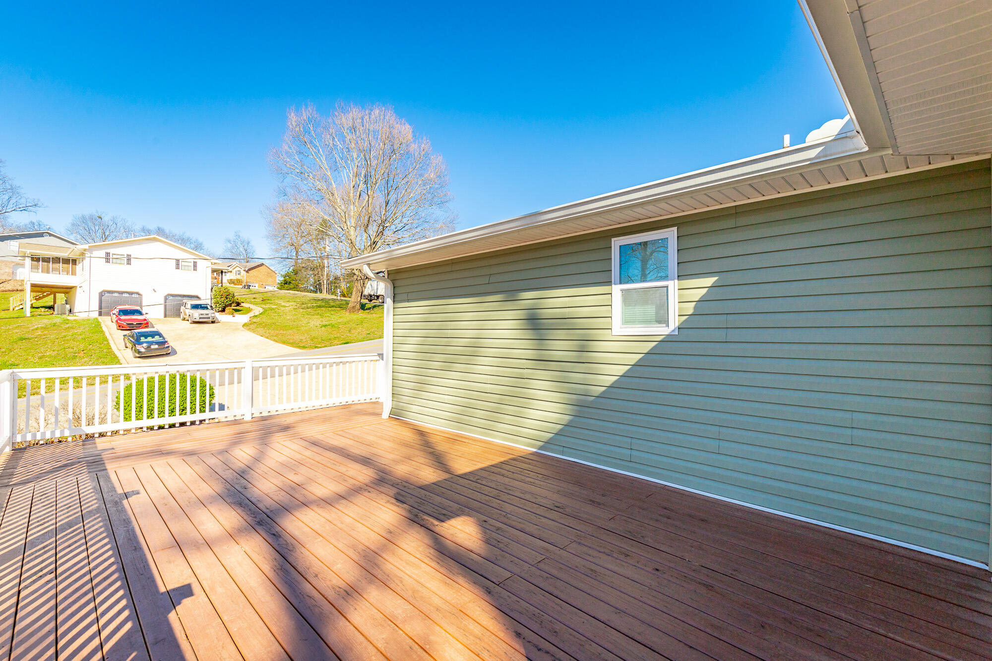 734 Crestridge Drive