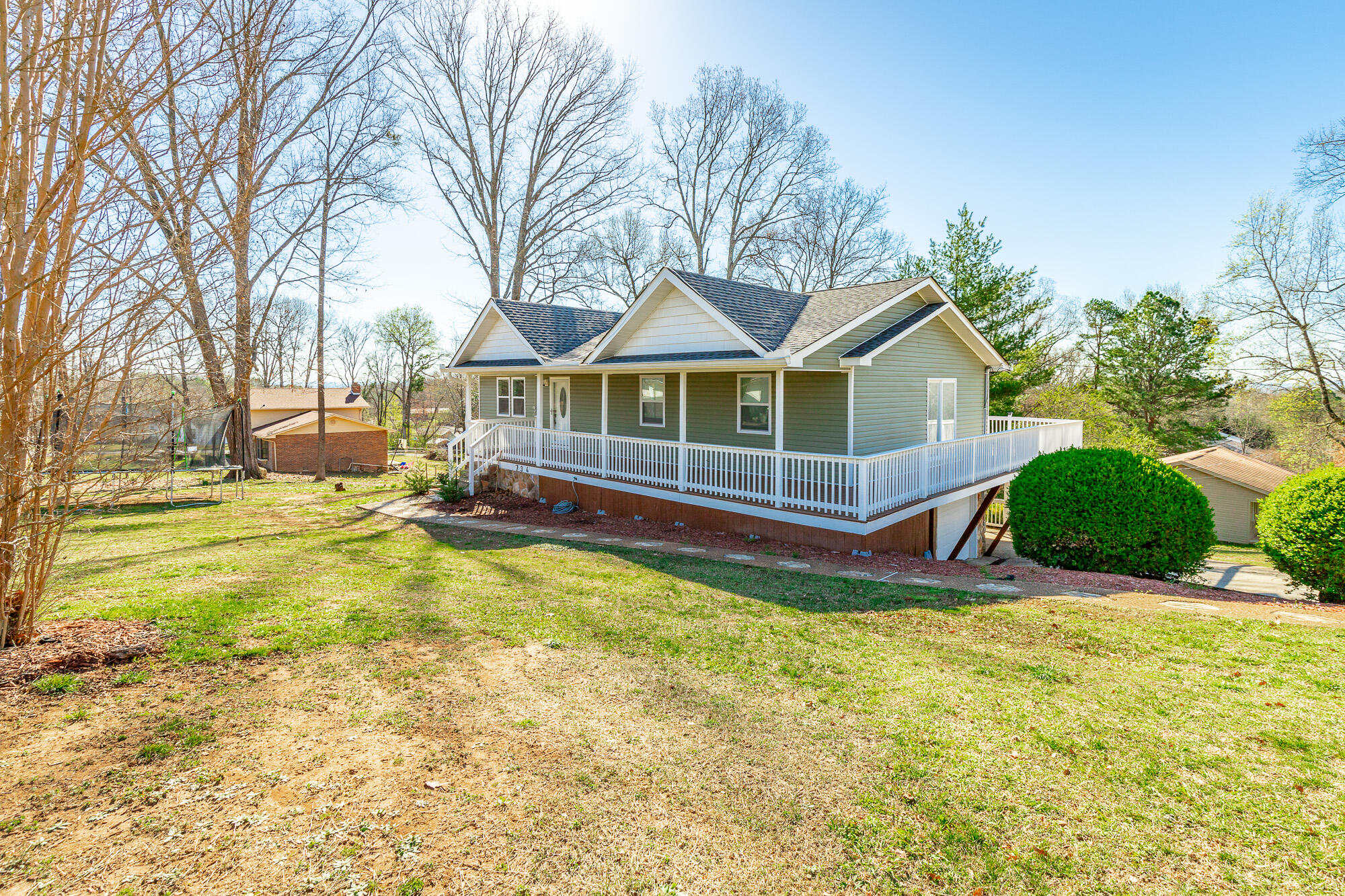 734 Crestridge Drive