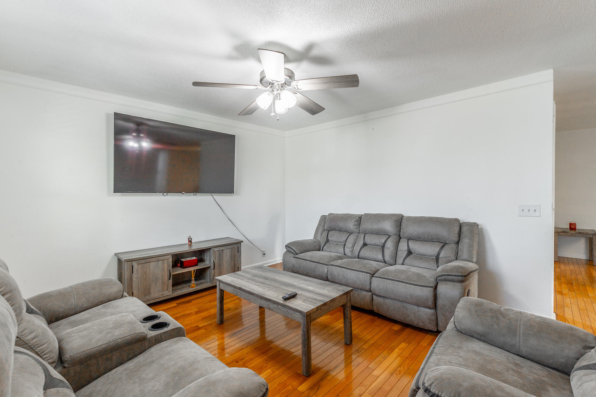 734 Crestridge Drive