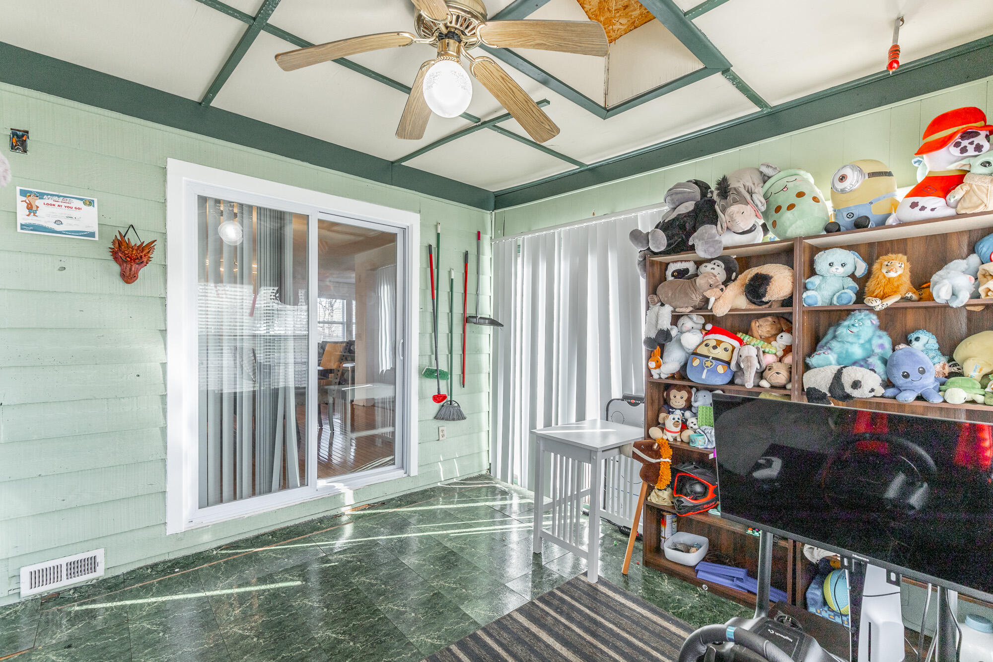 734 Crestridge Drive