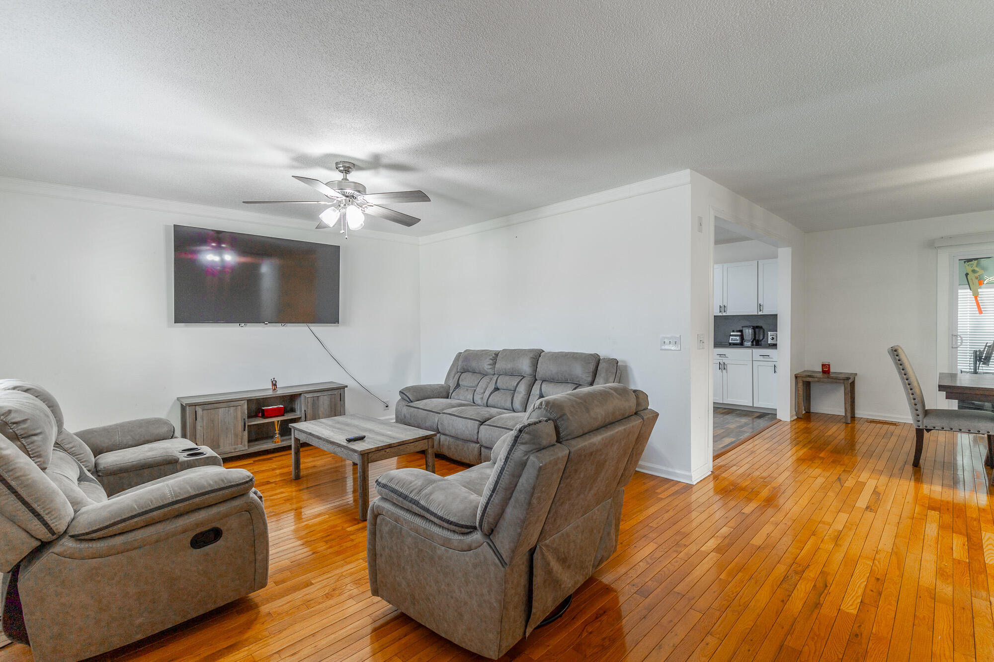 734 Crestridge Drive