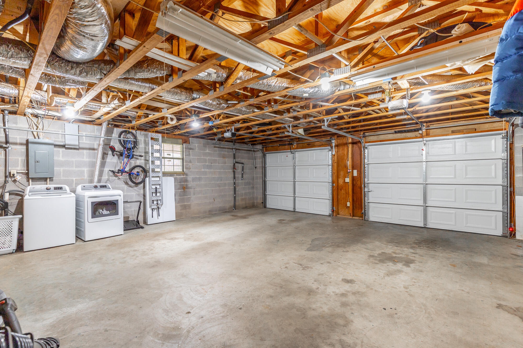 734 Crestridge Drive