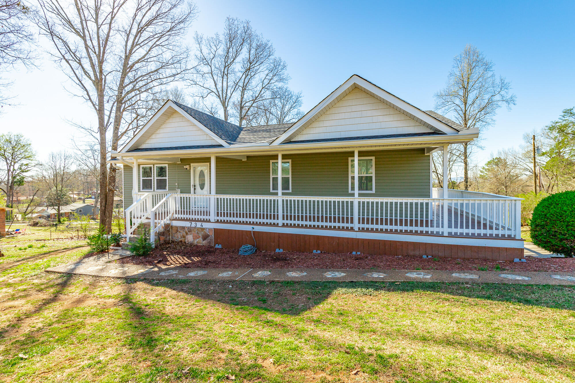734 Crestridge Drive