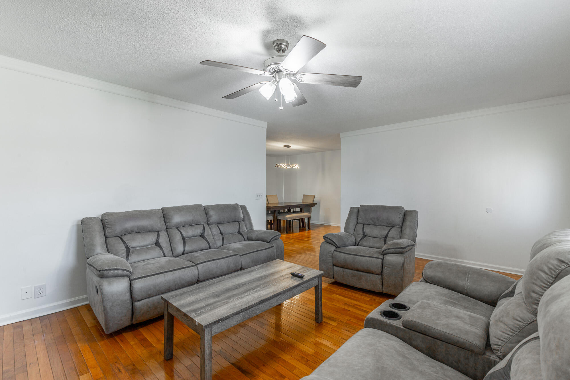734 Crestridge Drive