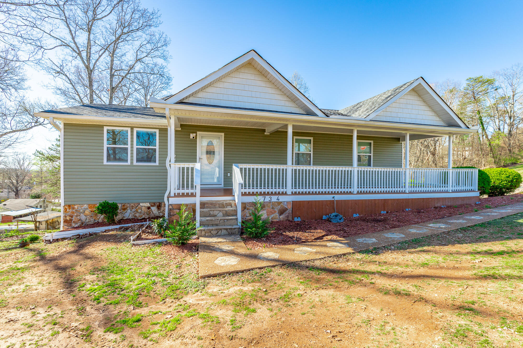 734 Crestridge Drive