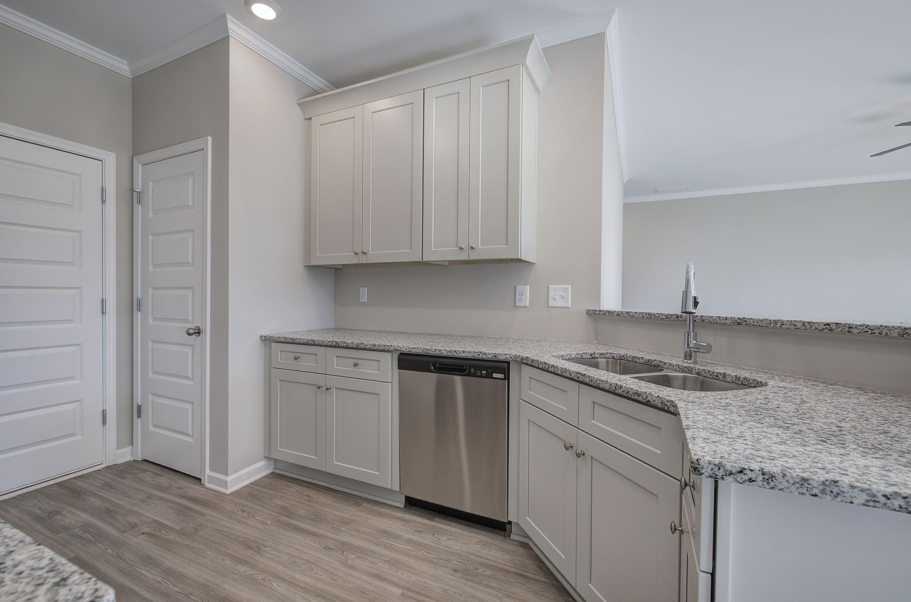 6722 Dharma Loop, 64