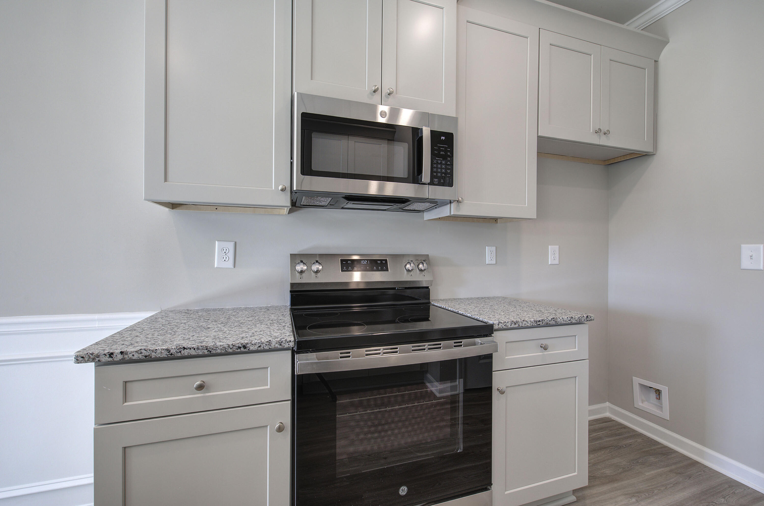 6722 Dharma Loop, 64