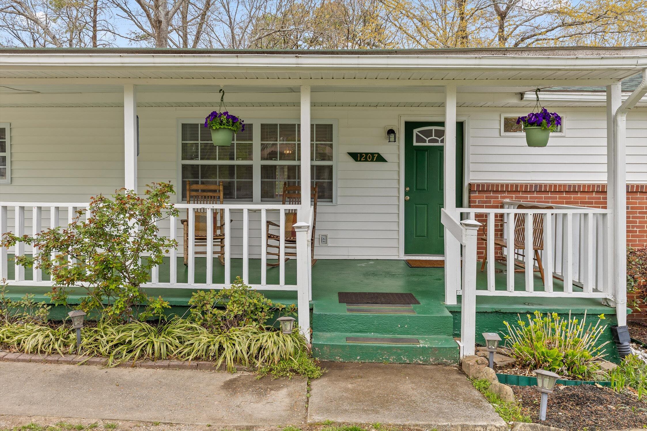 1207 Northern Hills Road