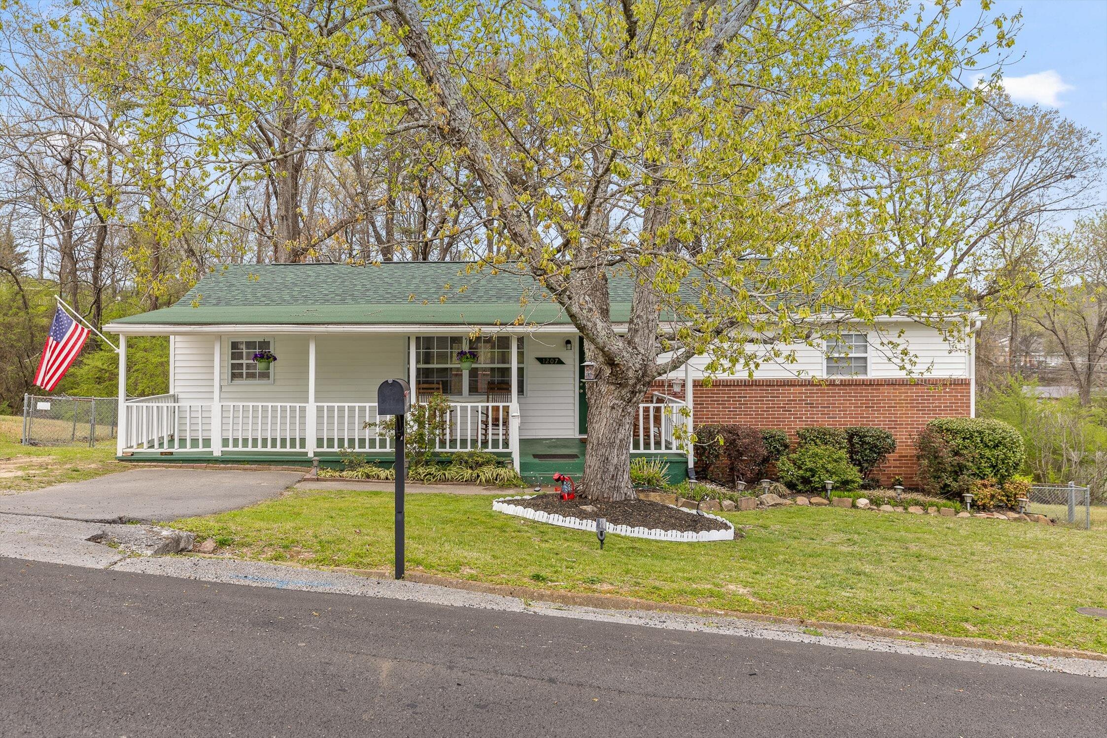 1207 Northern Hills Road