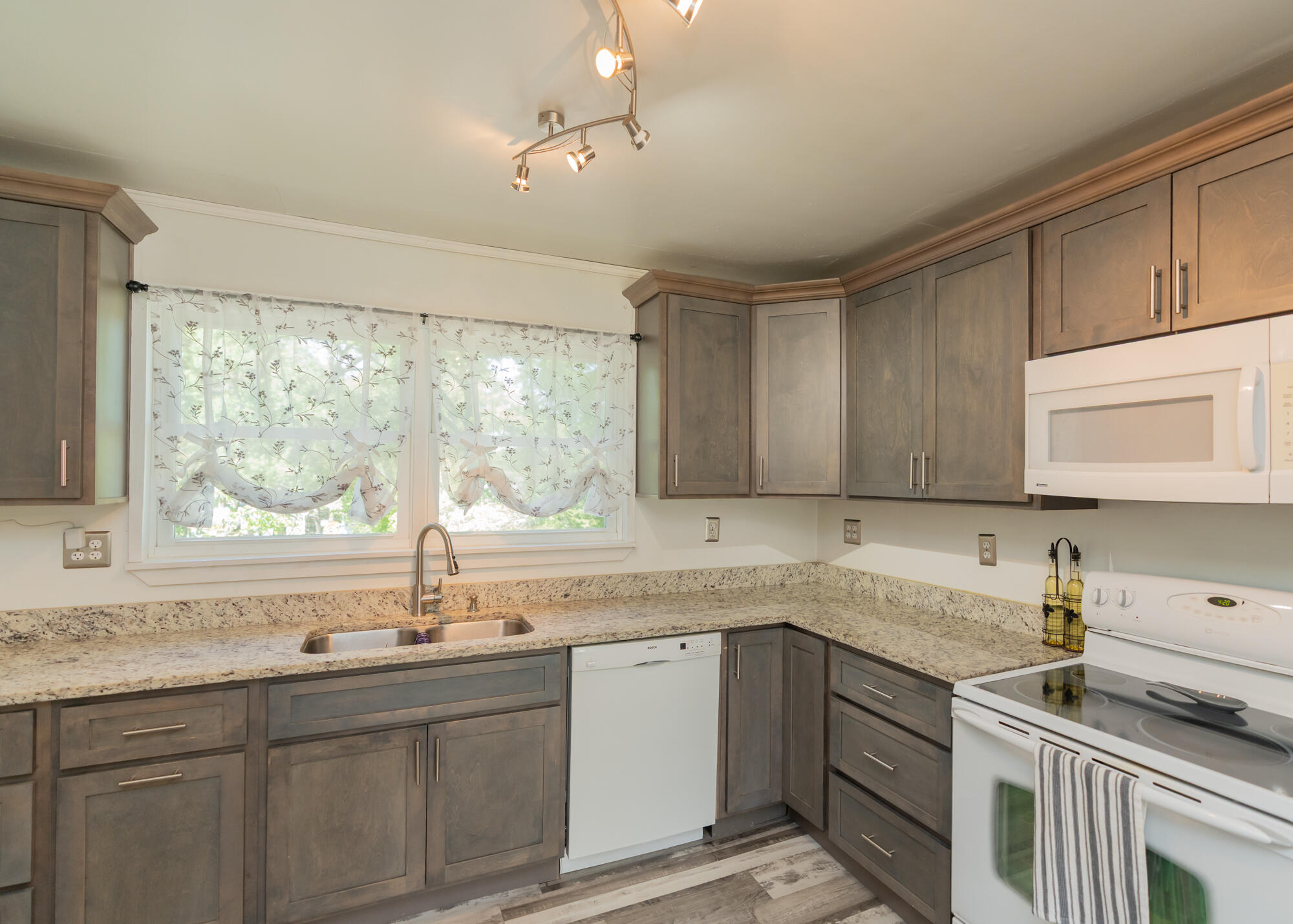 1447 Brenda Road
