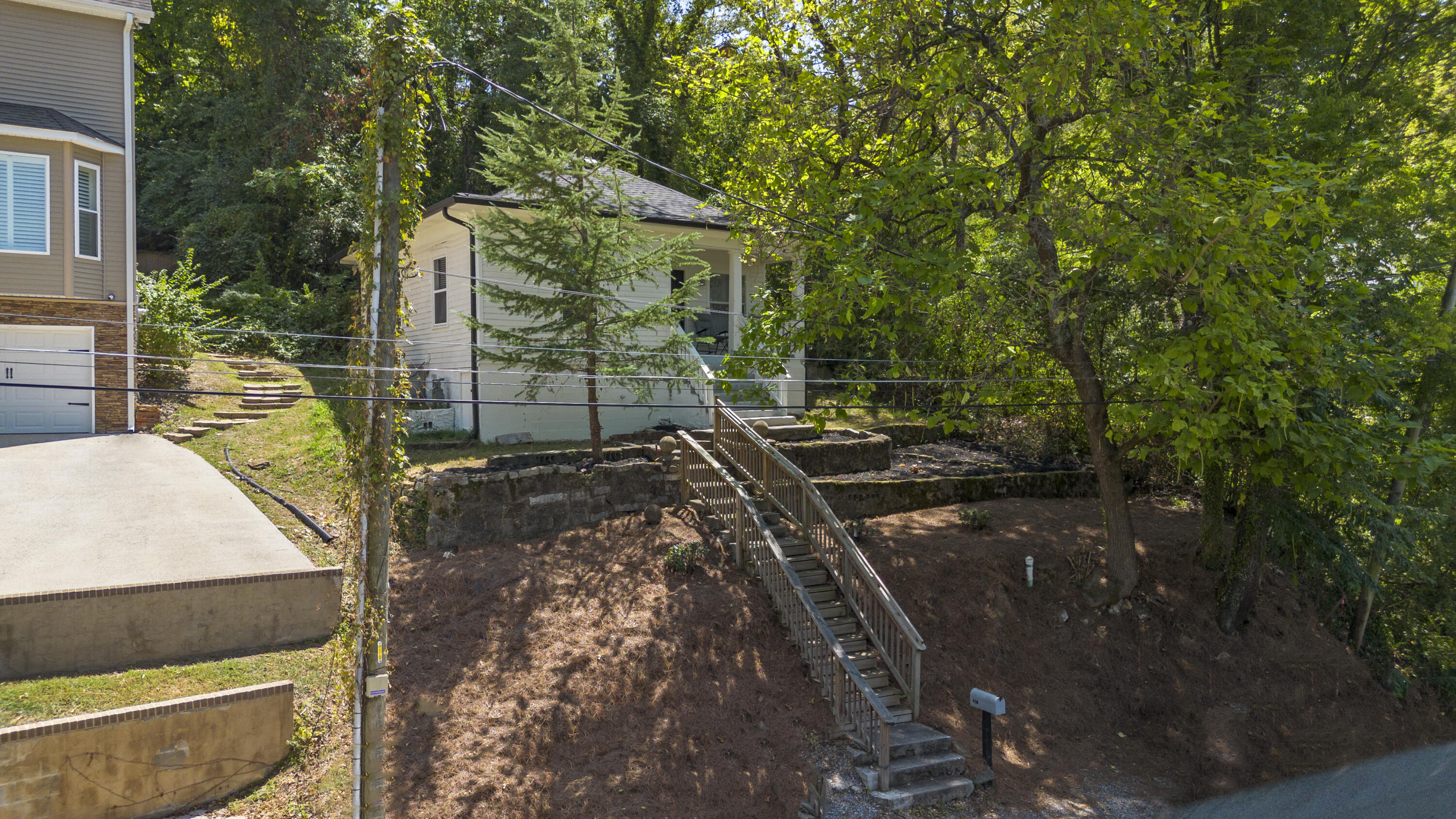 418 Thompson Street