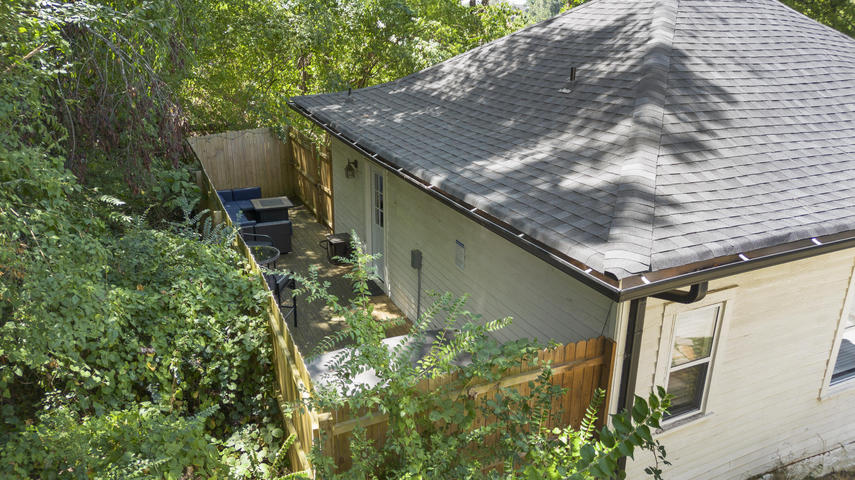418 Thompson Street