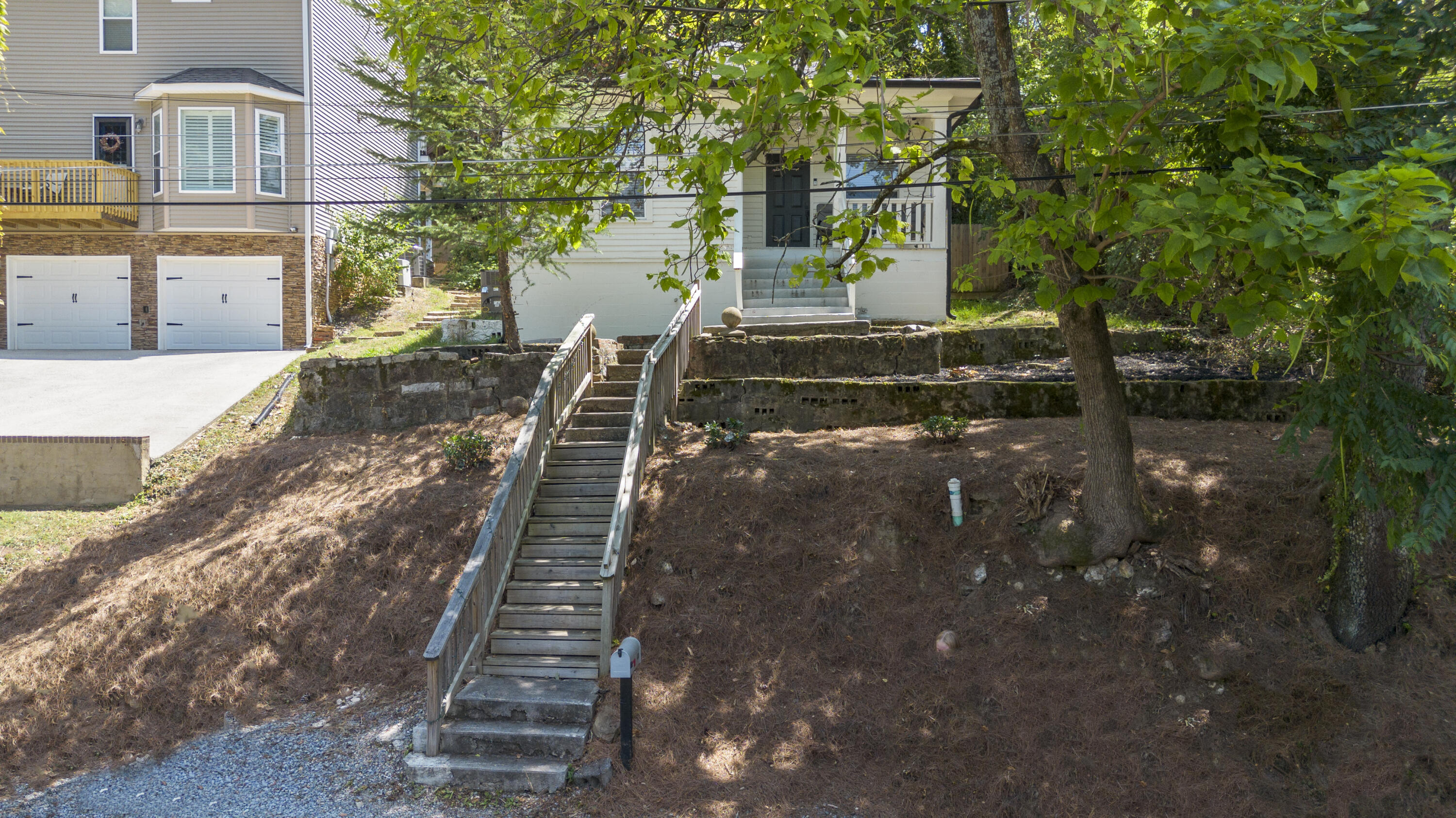 418 Thompson Street