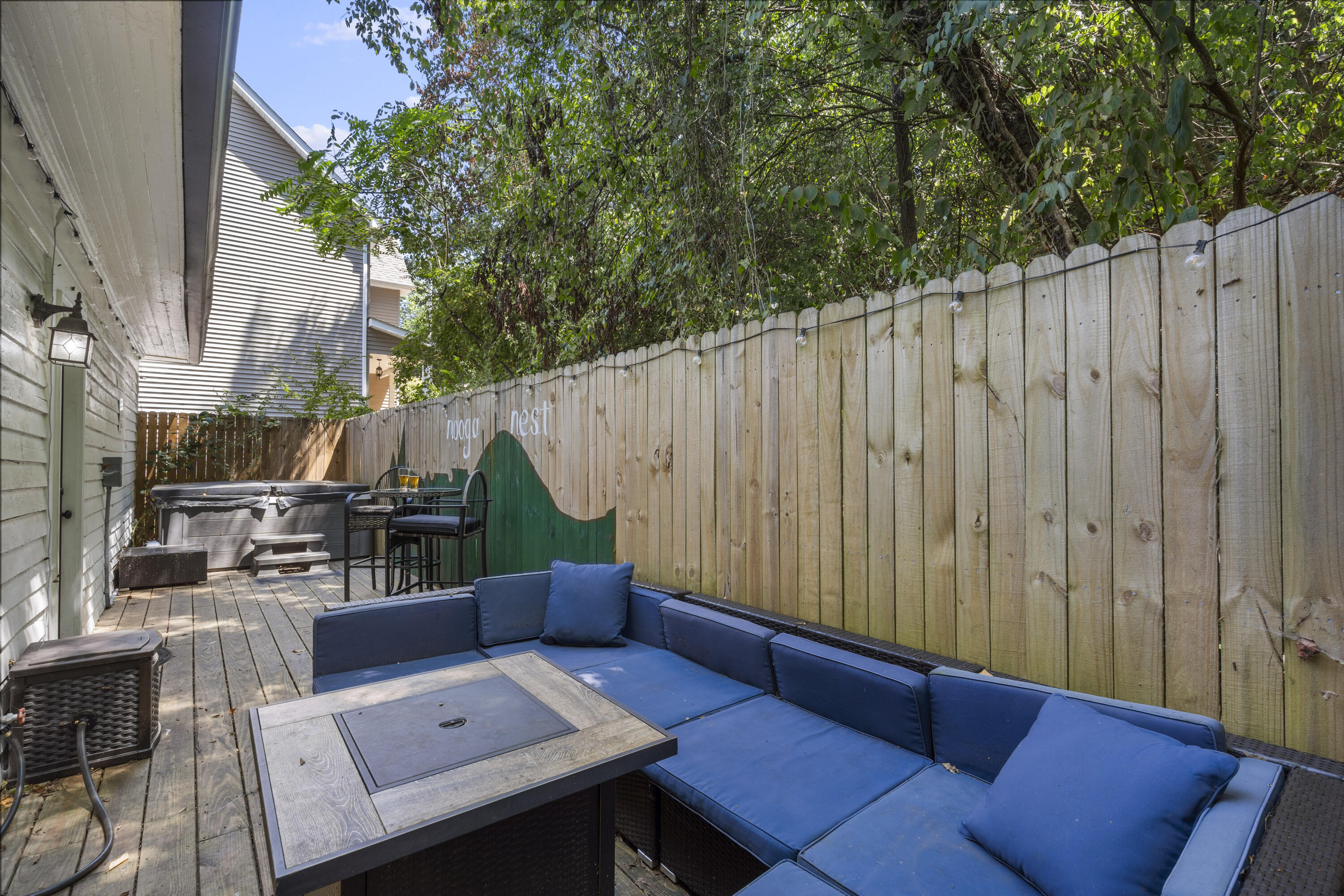 418 Thompson Street