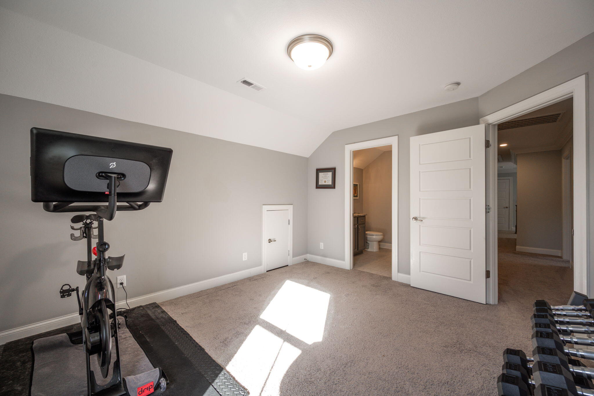 1351 Tuckahoe