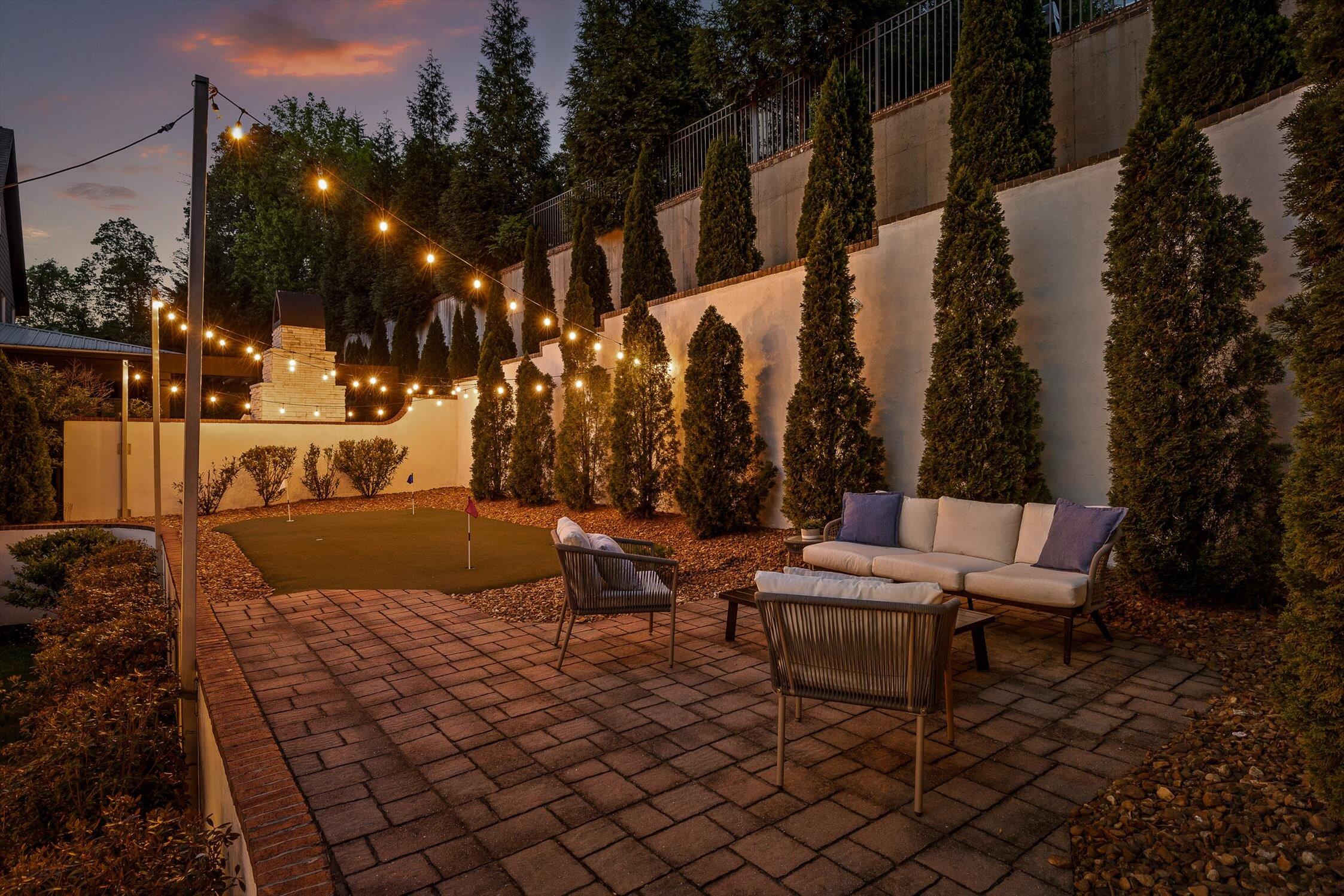 1704 Knickerbocker Avenue