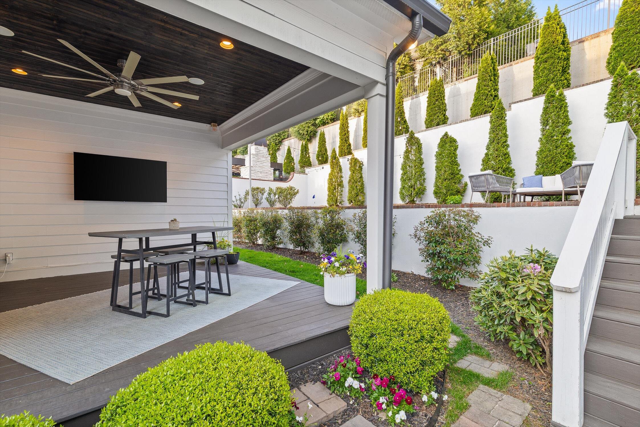 1704 Knickerbocker Avenue