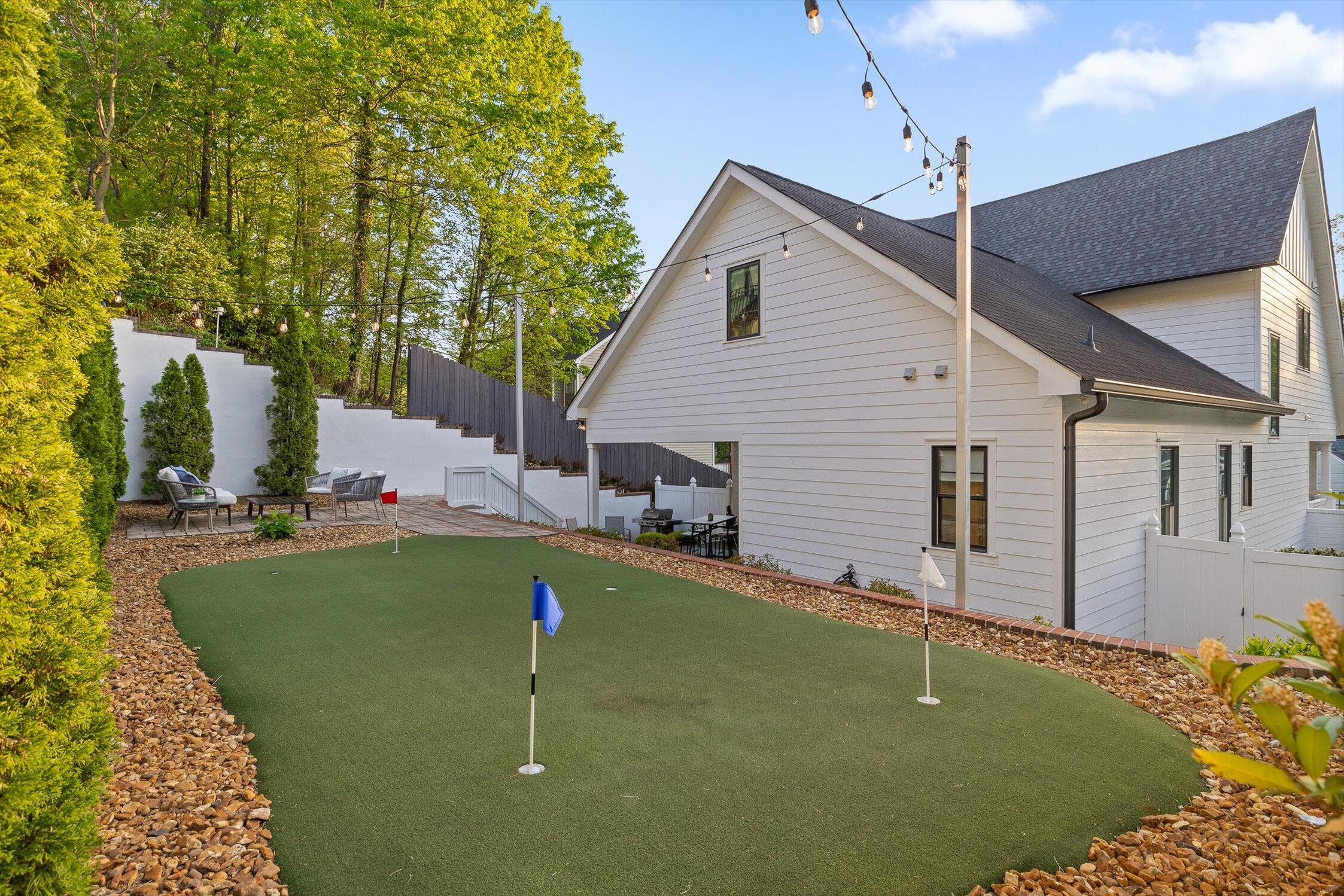 1704 Knickerbocker Avenue