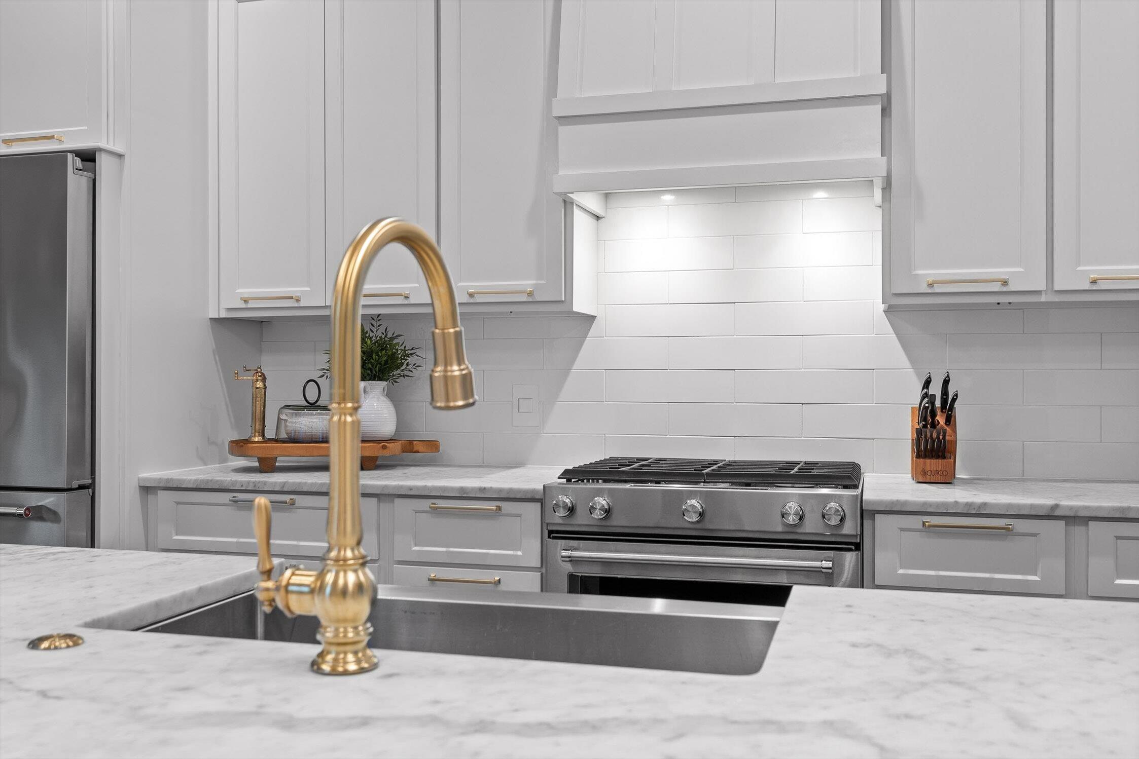 1704 Knickerbocker Avenue