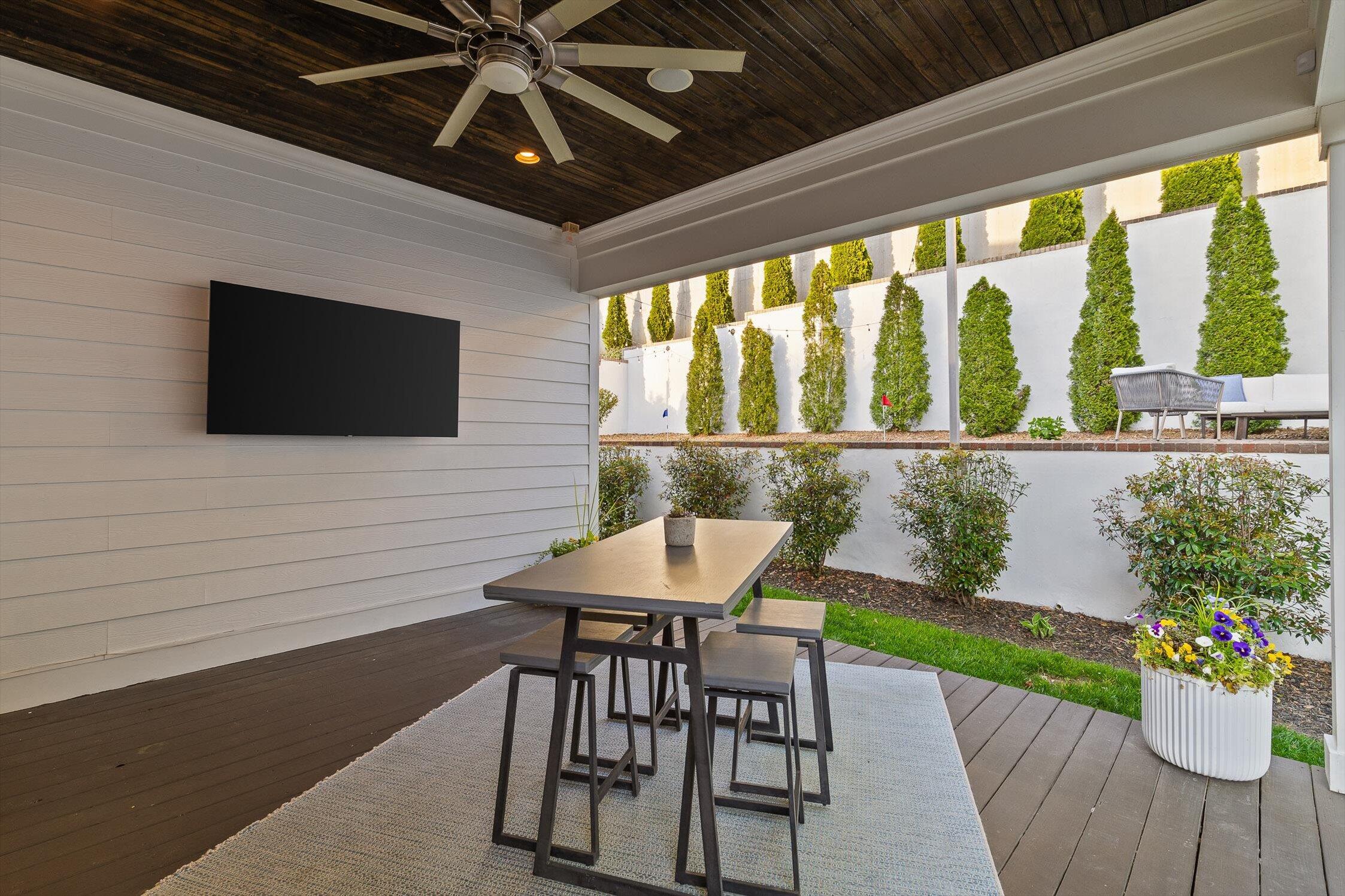 1704 Knickerbocker Avenue