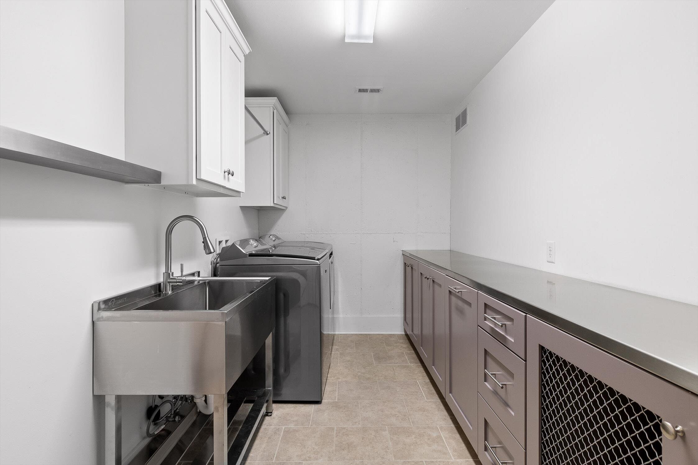 1704 Knickerbocker Avenue