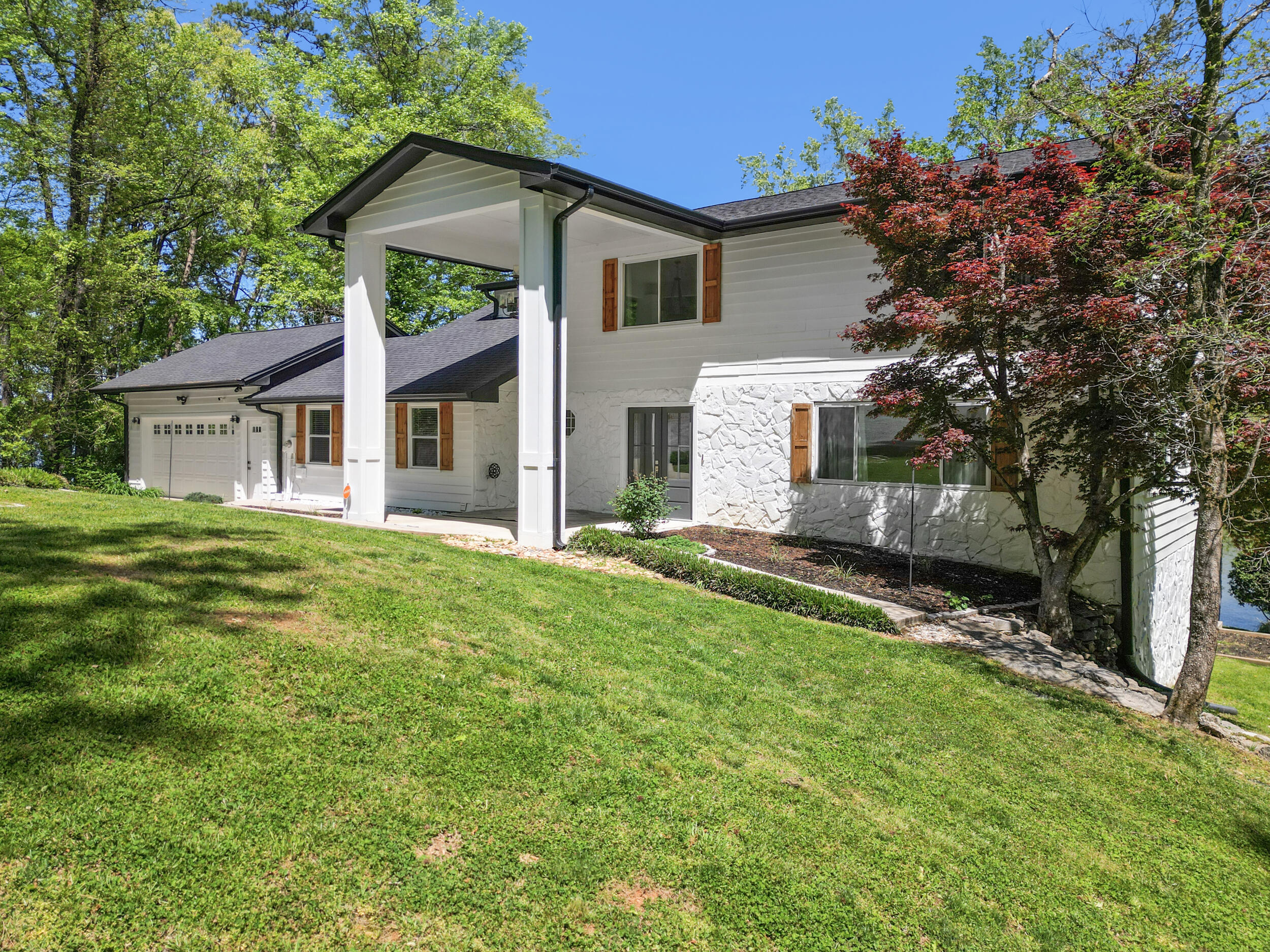 5723 Island View Drive